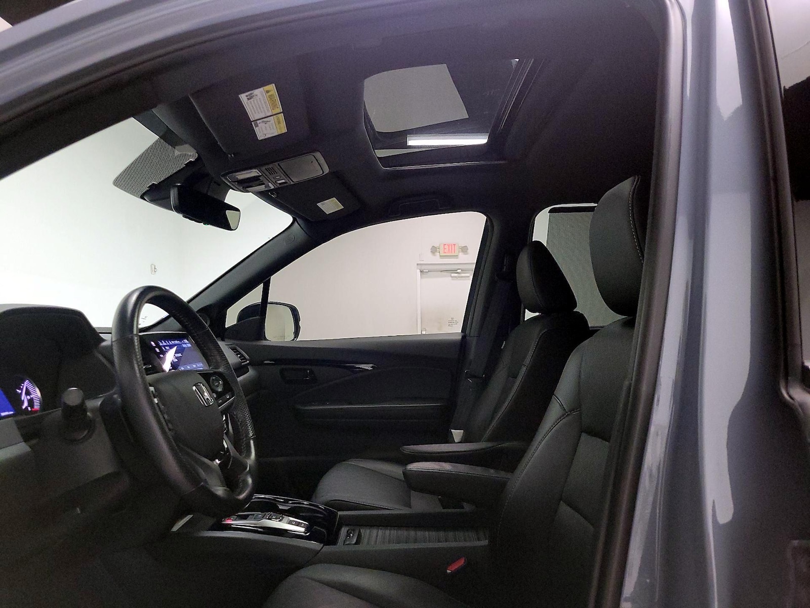 Sunroof(s) & Overhead Airbags