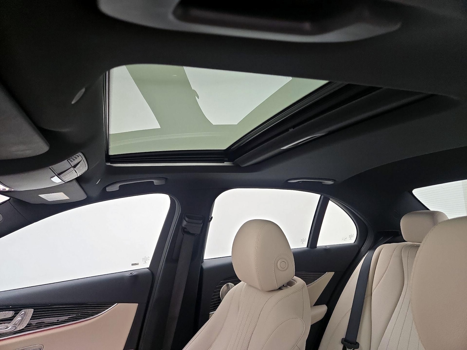 Sunroof(s) & Overhead Airbags