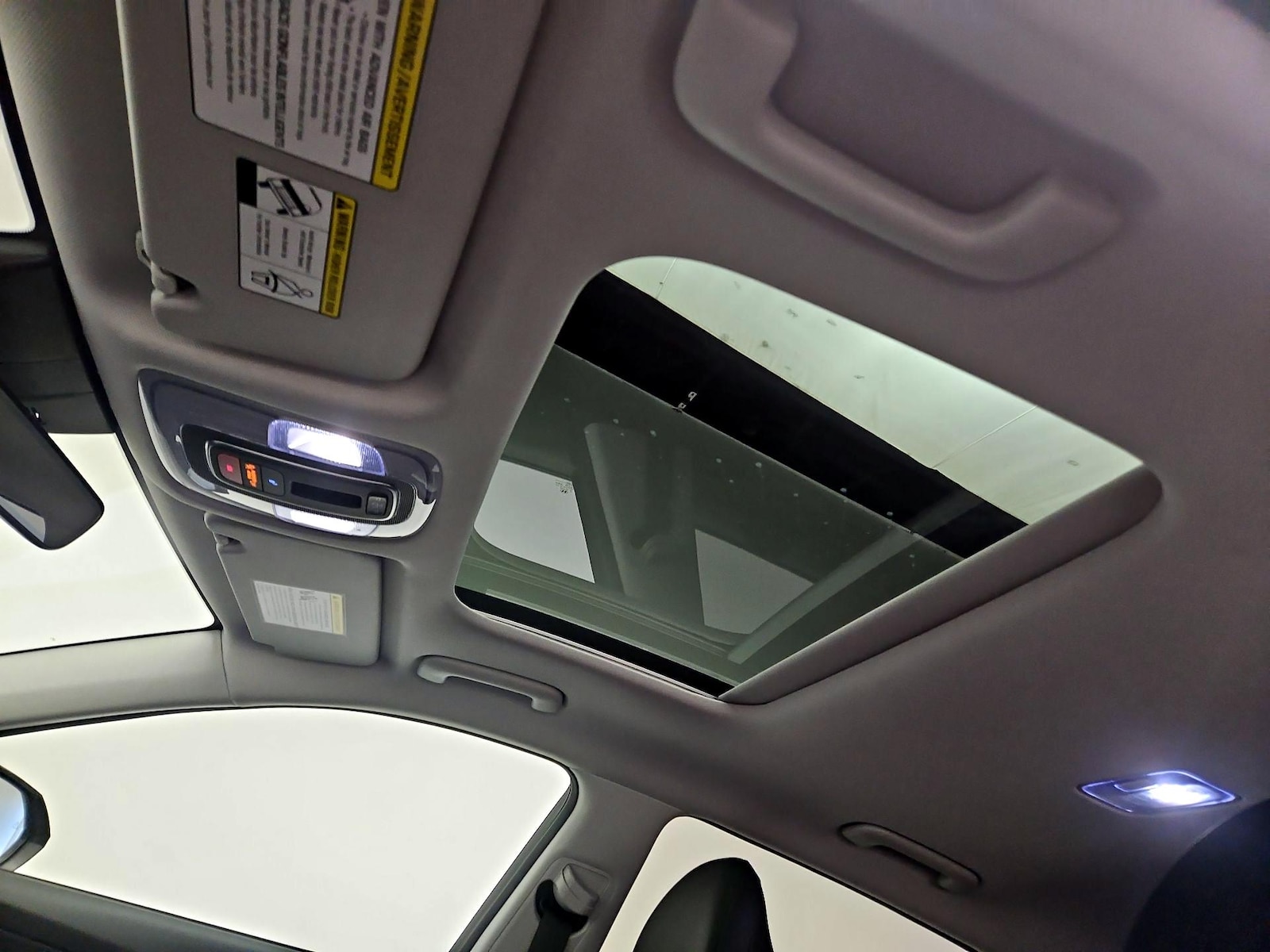 Sunroof(s) & Overhead Airbags