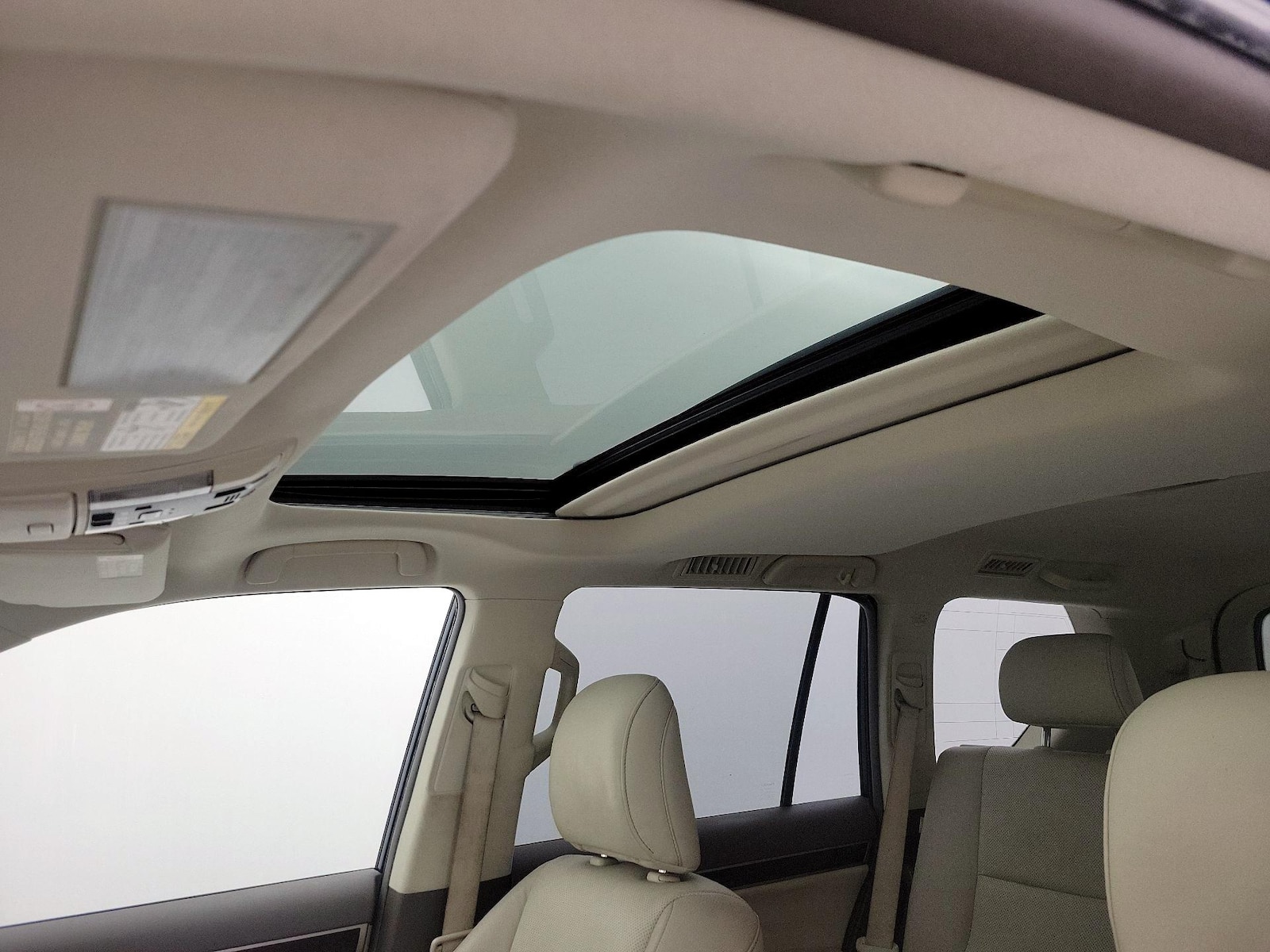 Sunroof(s) & Overhead Airbags