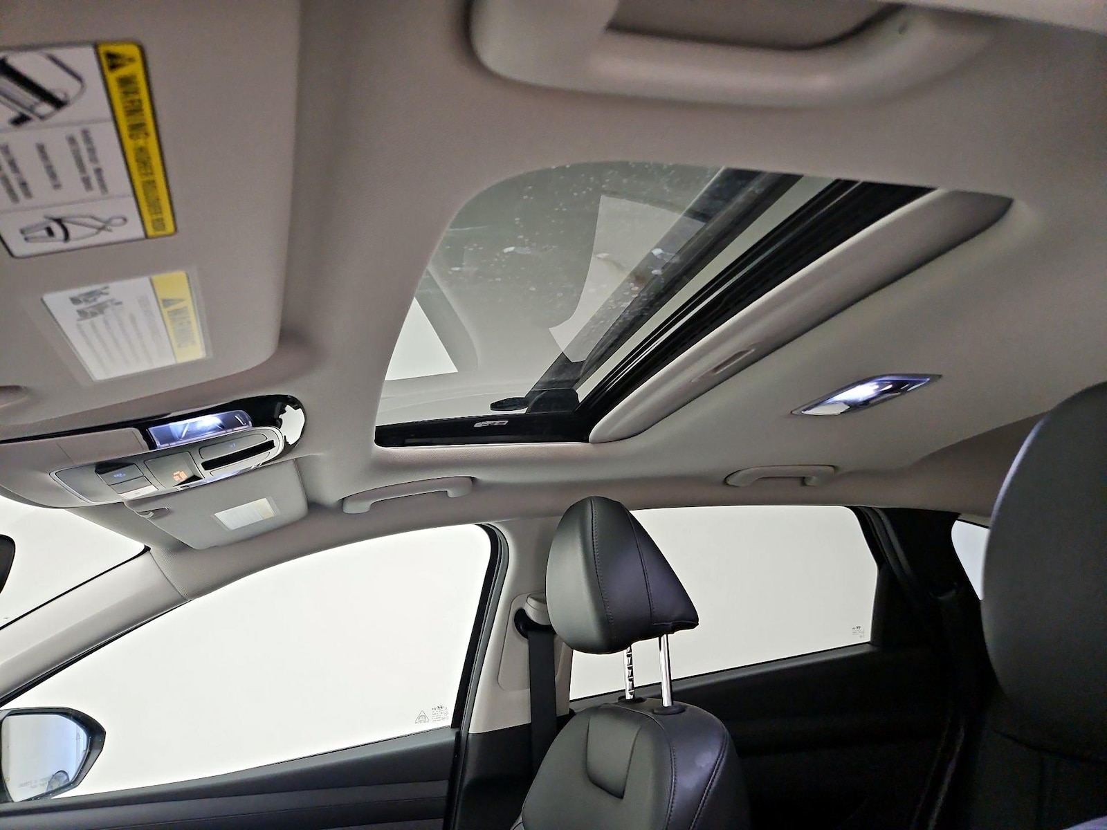 Sunroof(s) & Overhead Airbags