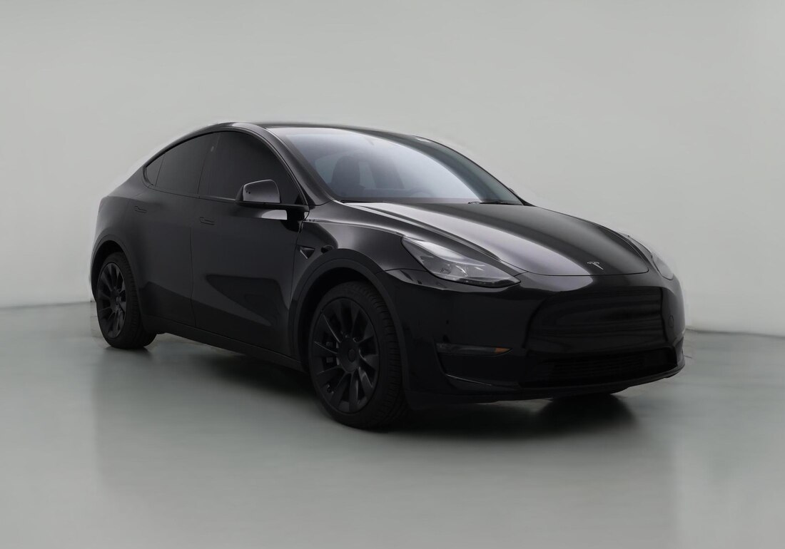 2024 Tesla Model Y Long Range All-Wheel Drive in Black — CarMax photo