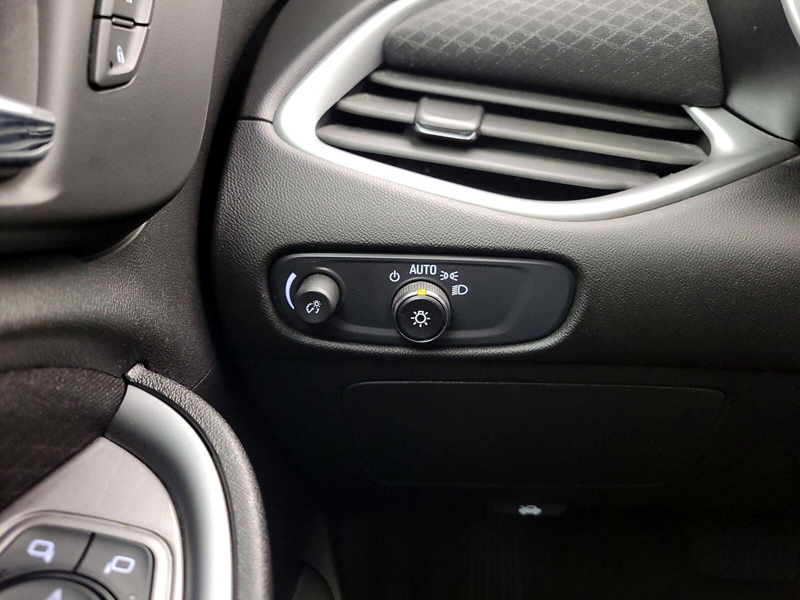 2024 Chevrolet Malibu 1LT - Photo 14