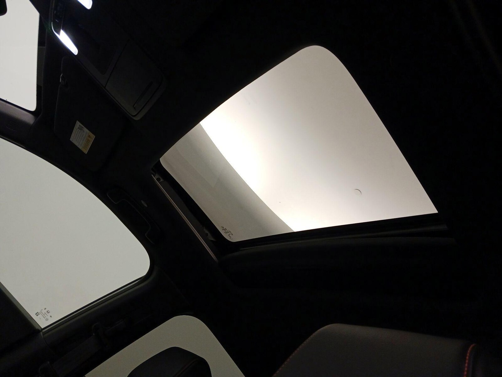 Sunroof(s) & Overhead Airbags