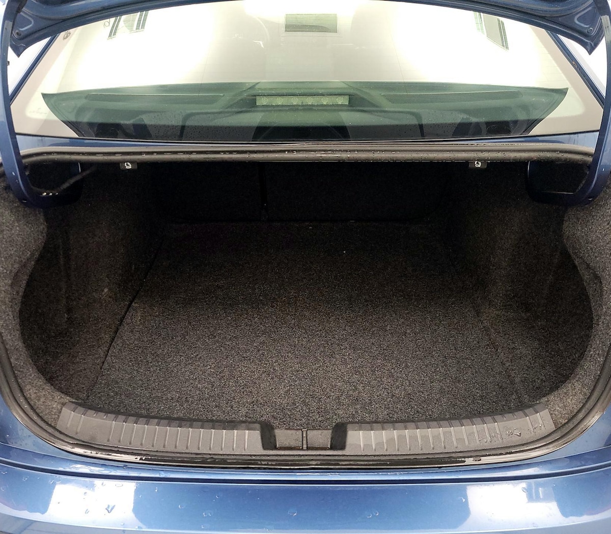 Trunk/Cargo (Seats Up)