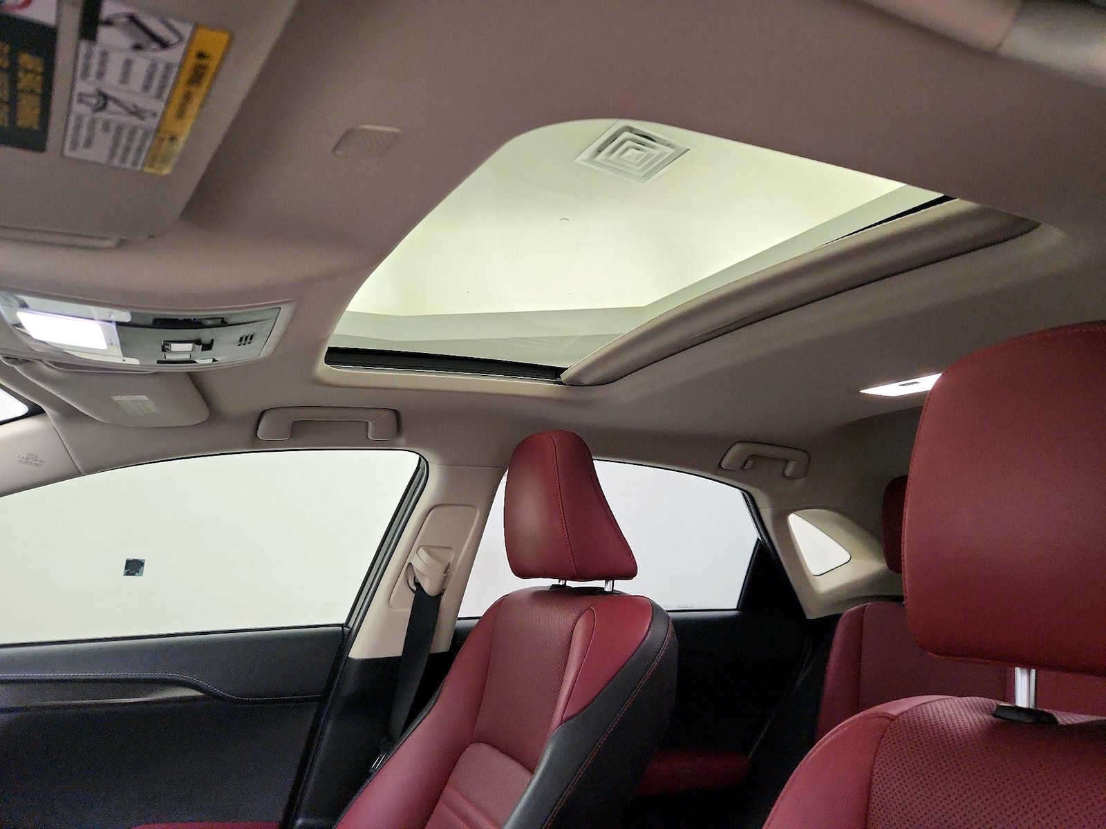 Sunroof(s) & Overhead Airbags