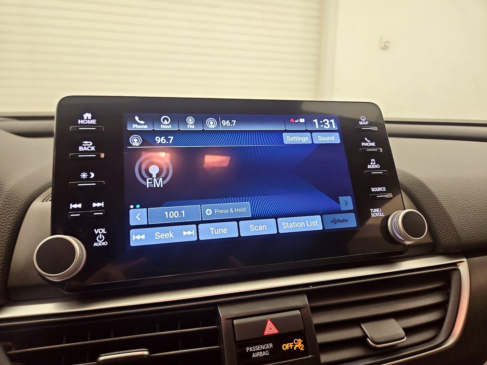 2021 Honda Accord Hybrid Touring - Photo 16