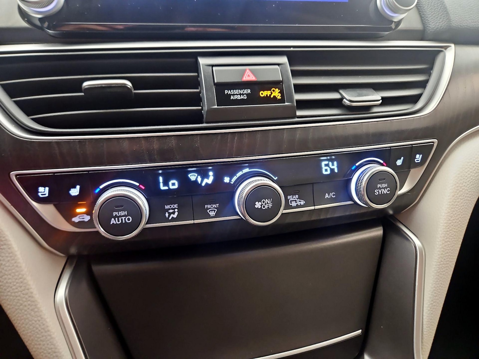 2021 Honda Accord Hybrid Touring - Photo 17