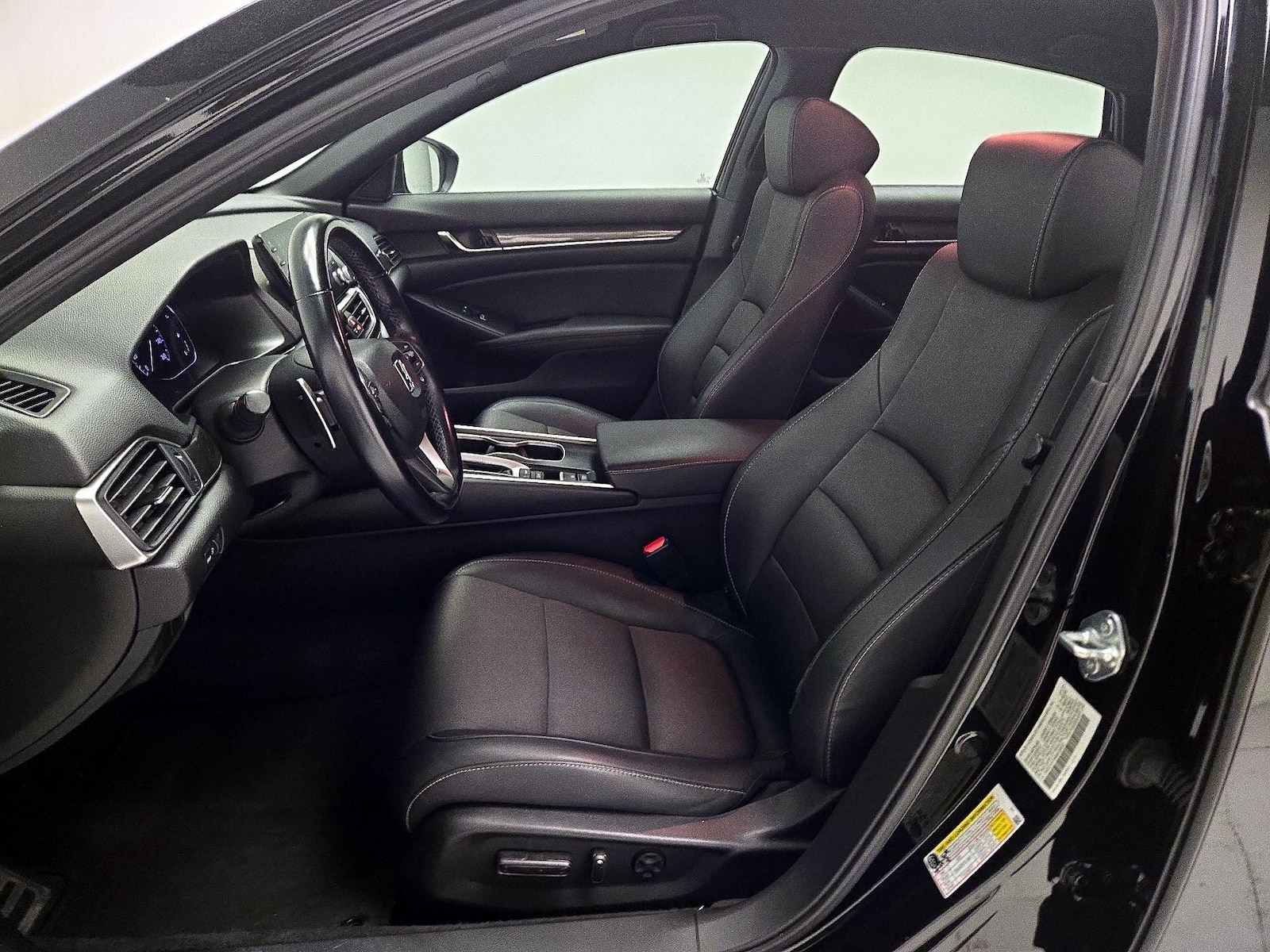 Power Seat(s) & Side Airbags