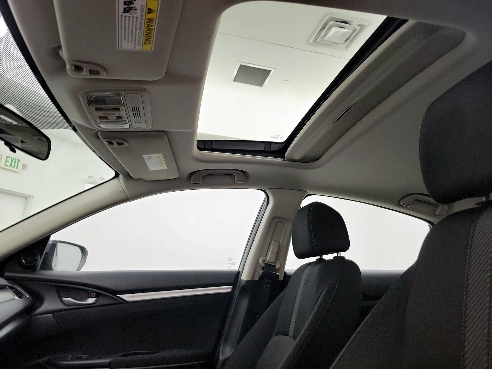 Sunroof(s) & Overhead Airbags
