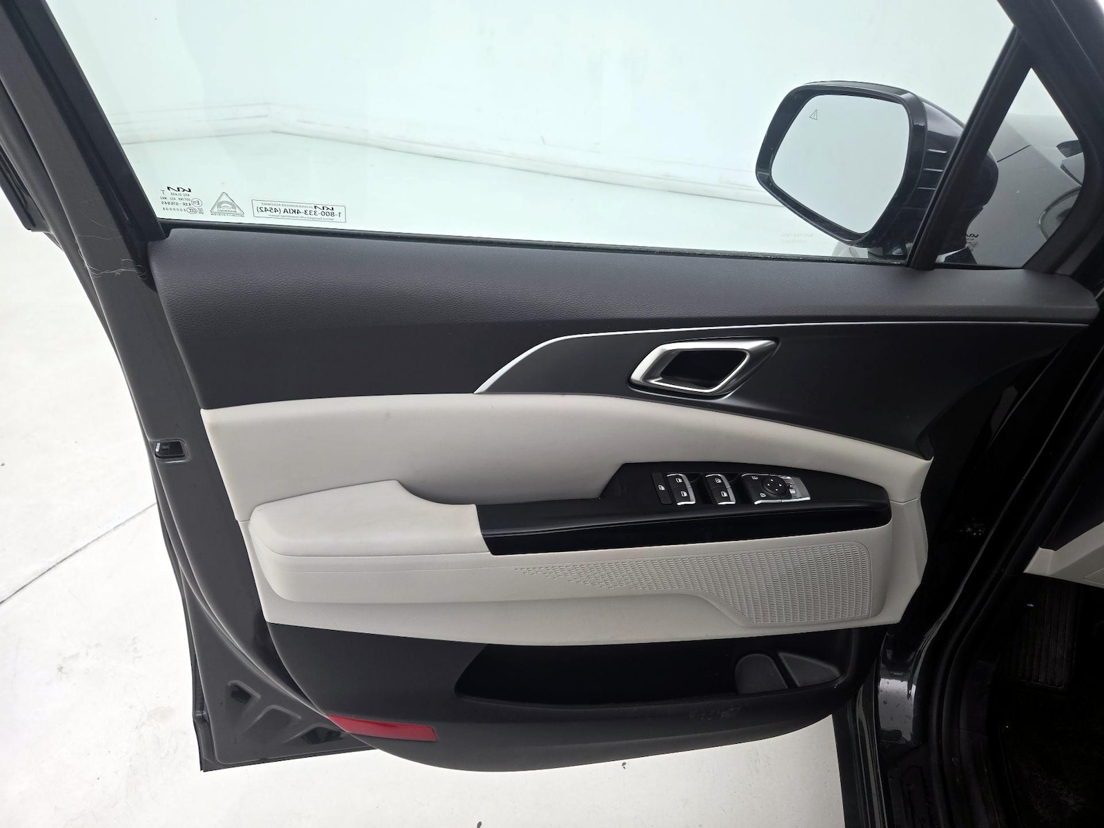 2024 Kia Carnival LX Seat Pkg - Photo 13