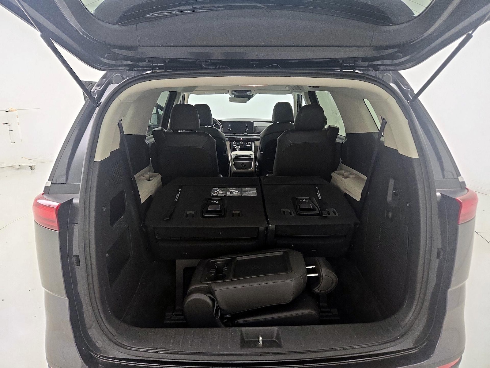 2024 Kia Carnival LX Seat Pkg - Photo 23