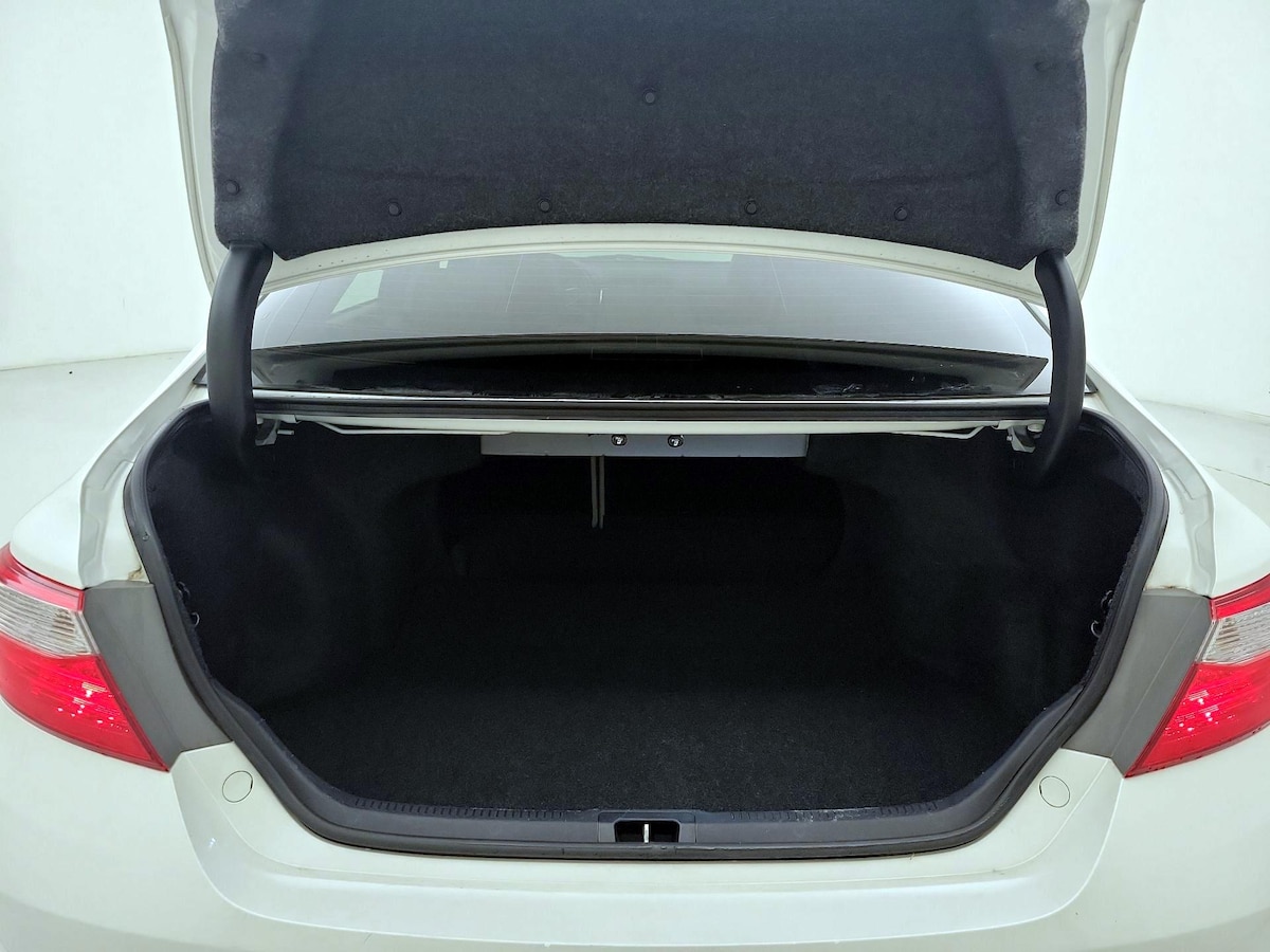 Trunk/Cargo (Seats Up)