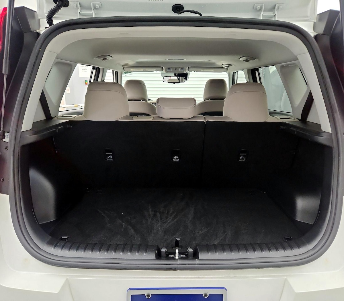Trunk/Cargo (Seats Up)