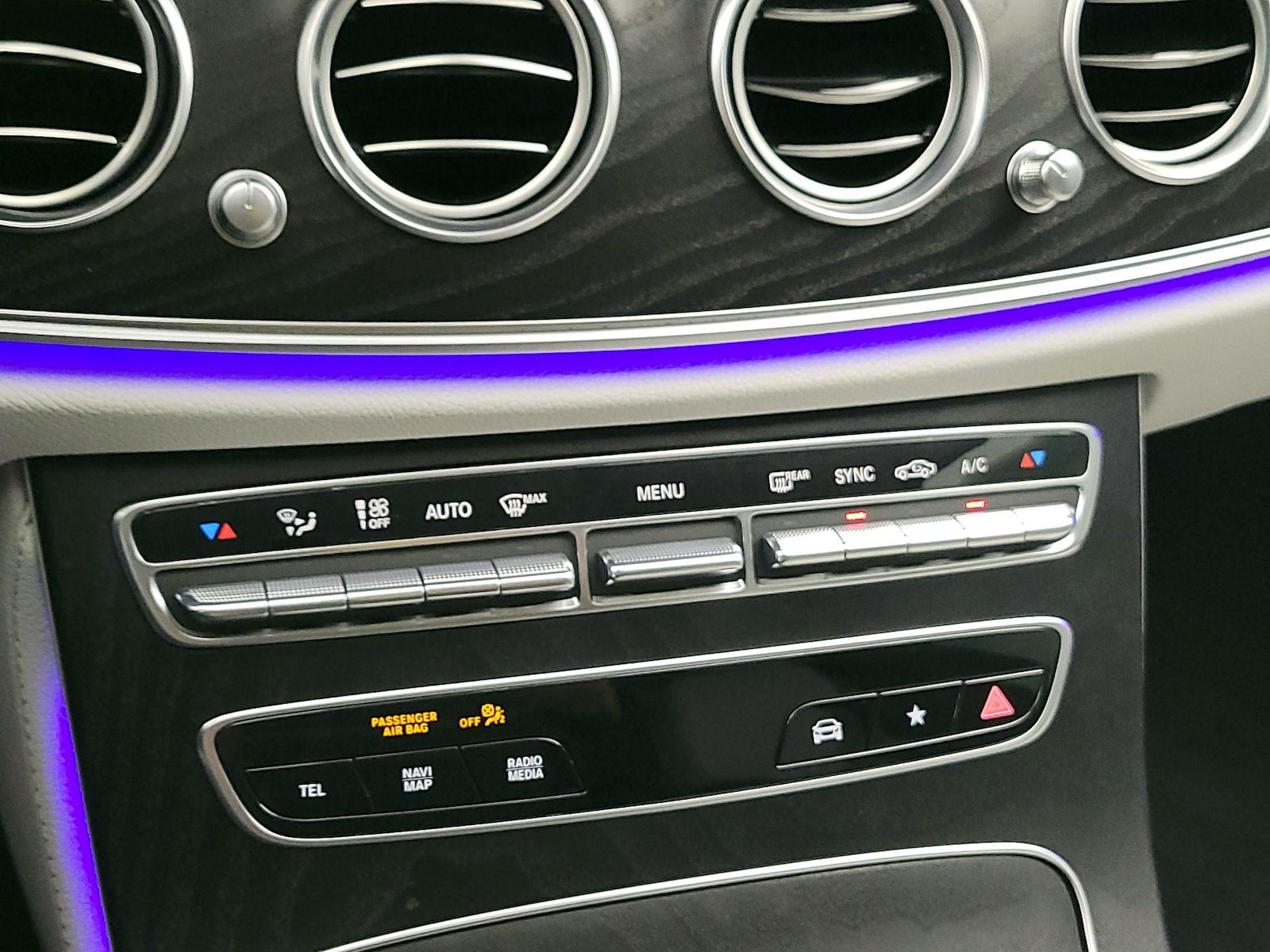 2022 Mercedes-Benz E-Class E350 - Photo 18
