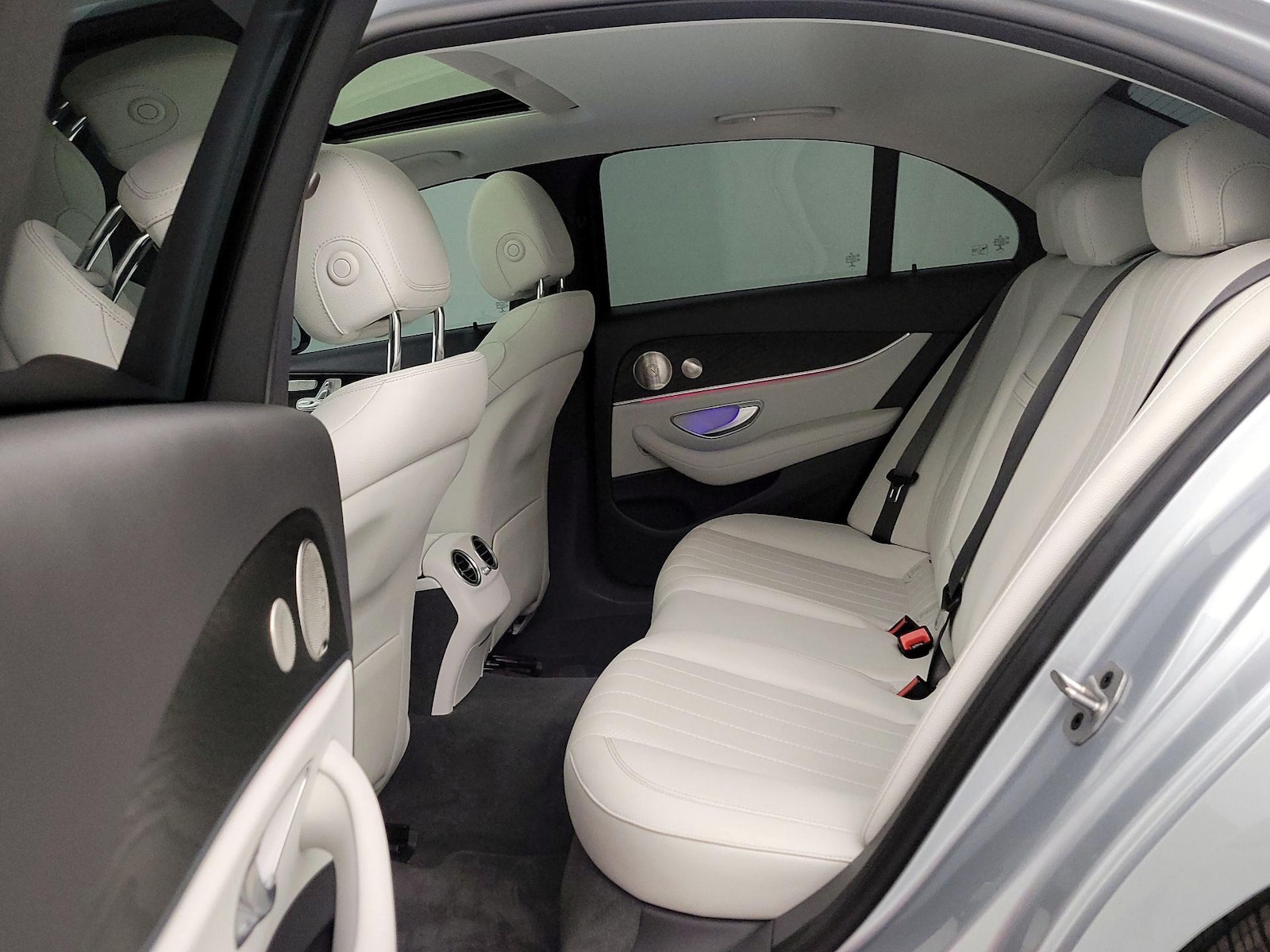 2022 Mercedes-Benz E-Class E350 - Photo 22