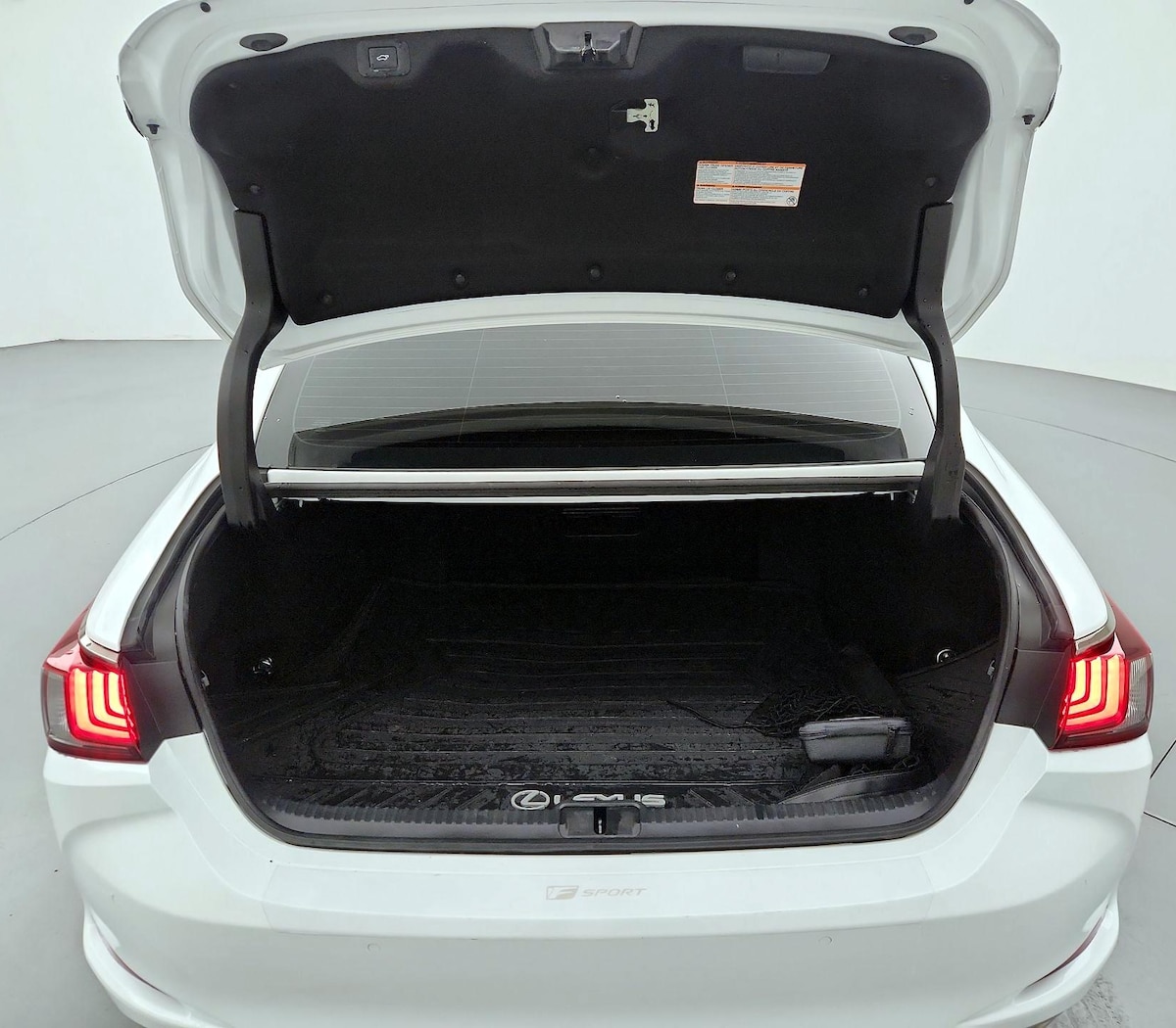 Trunk/Cargo (Seats Up)