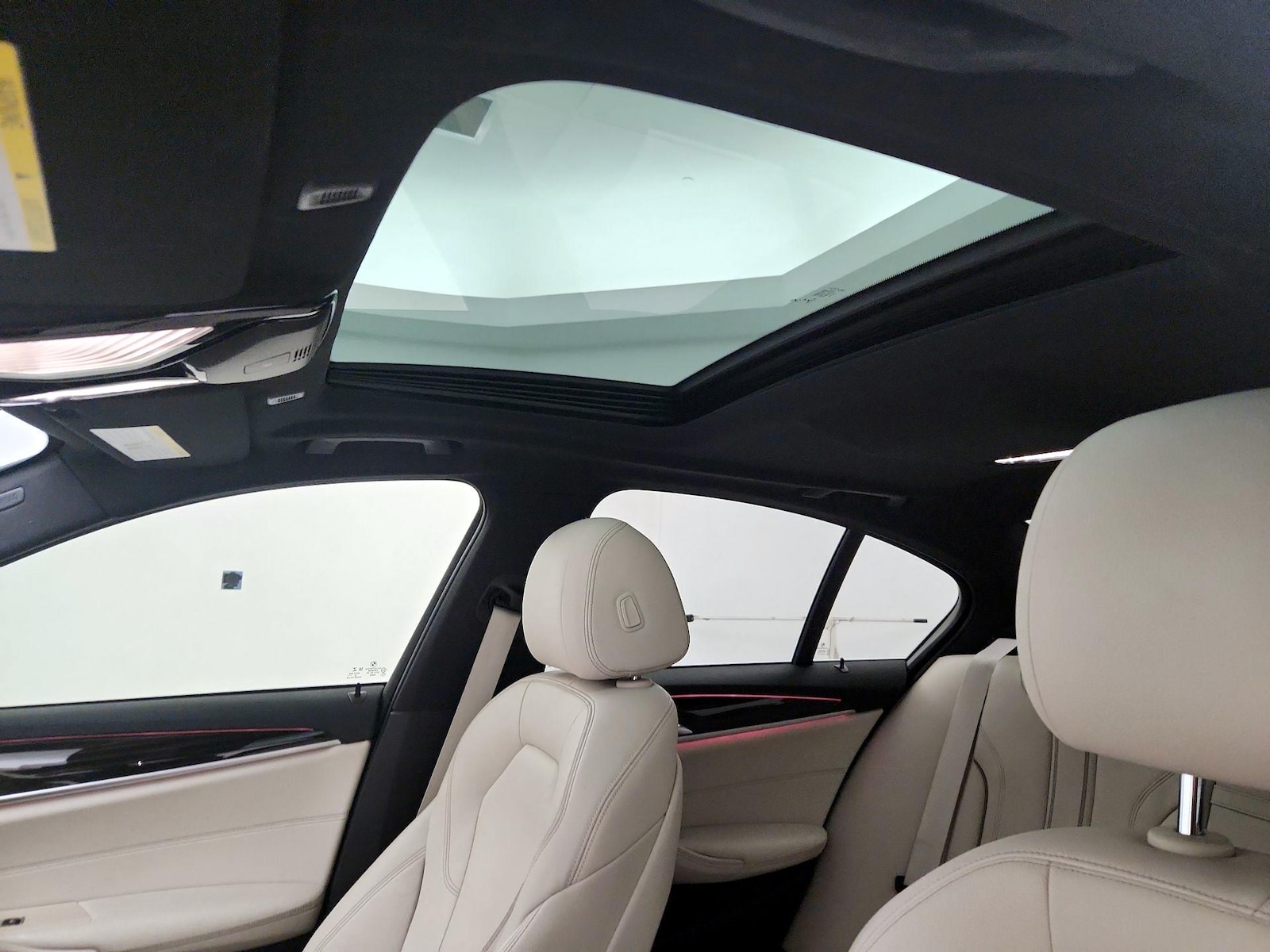 Sunroof(s) & Overhead Airbags