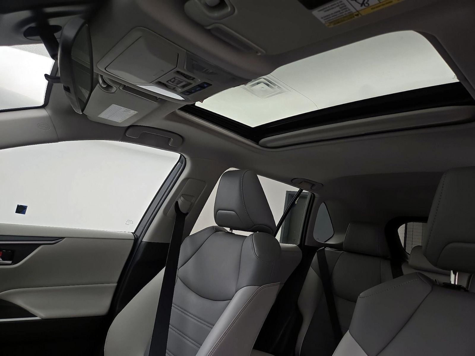 Sunroof(s) & Overhead Airbags
