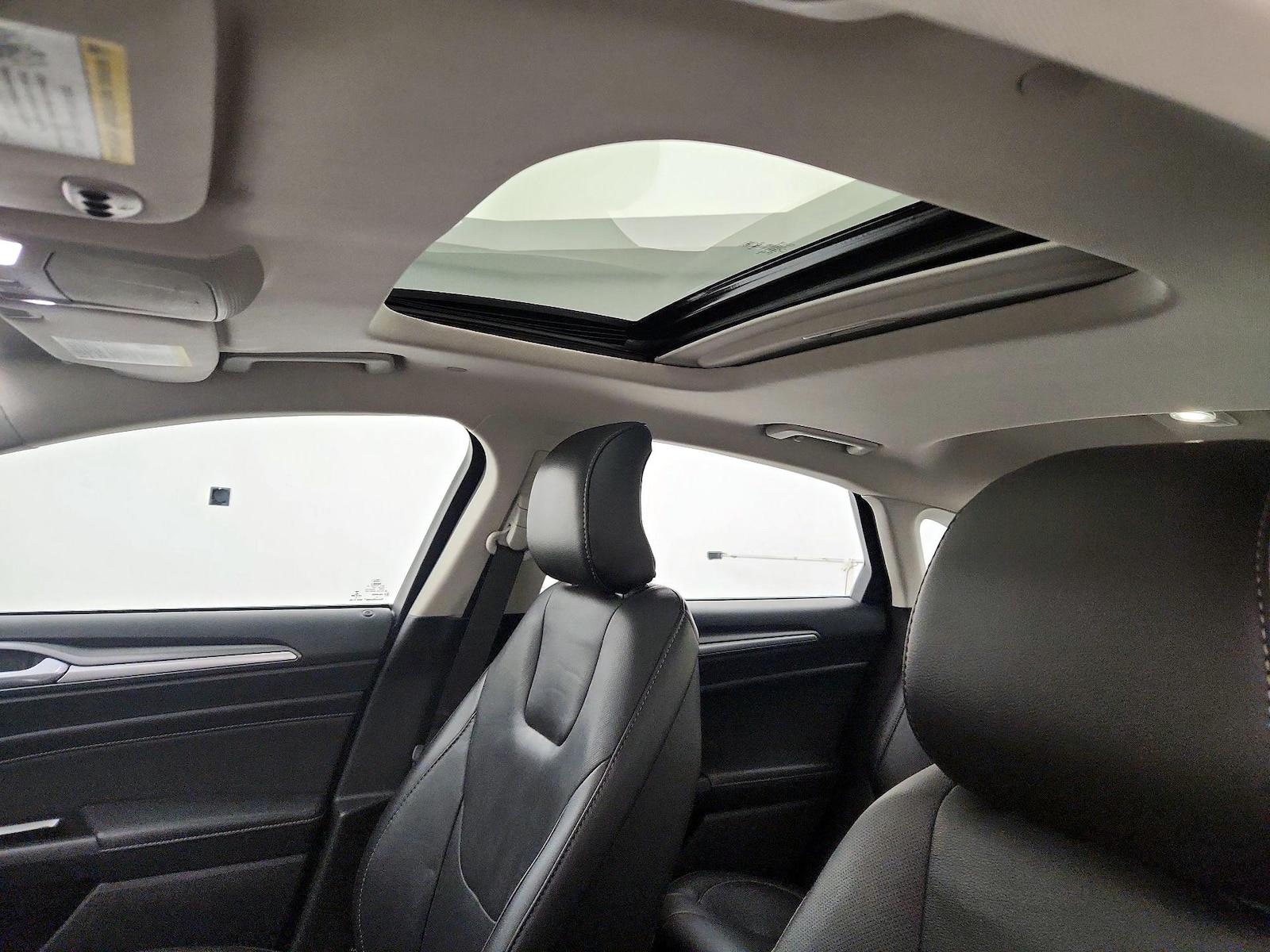 Sunroof(s) & Overhead Airbags