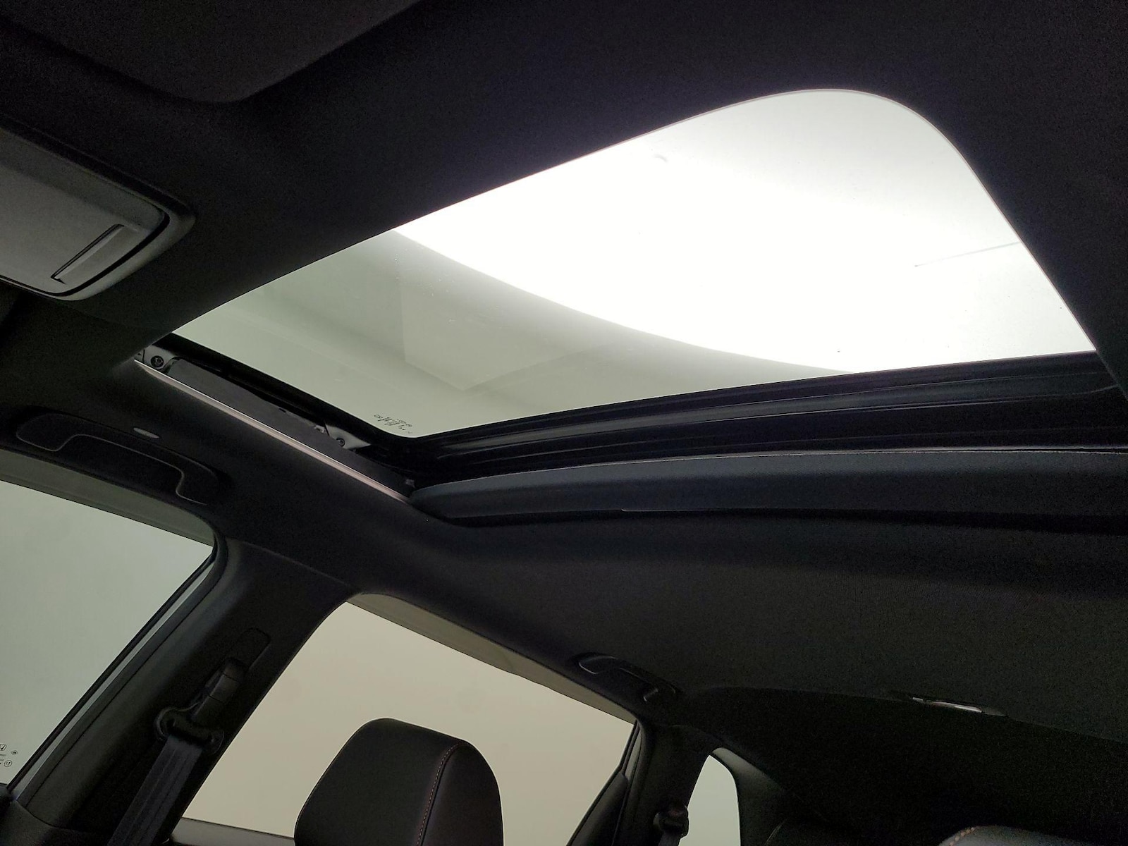 Sunroof(s) & Overhead Airbags