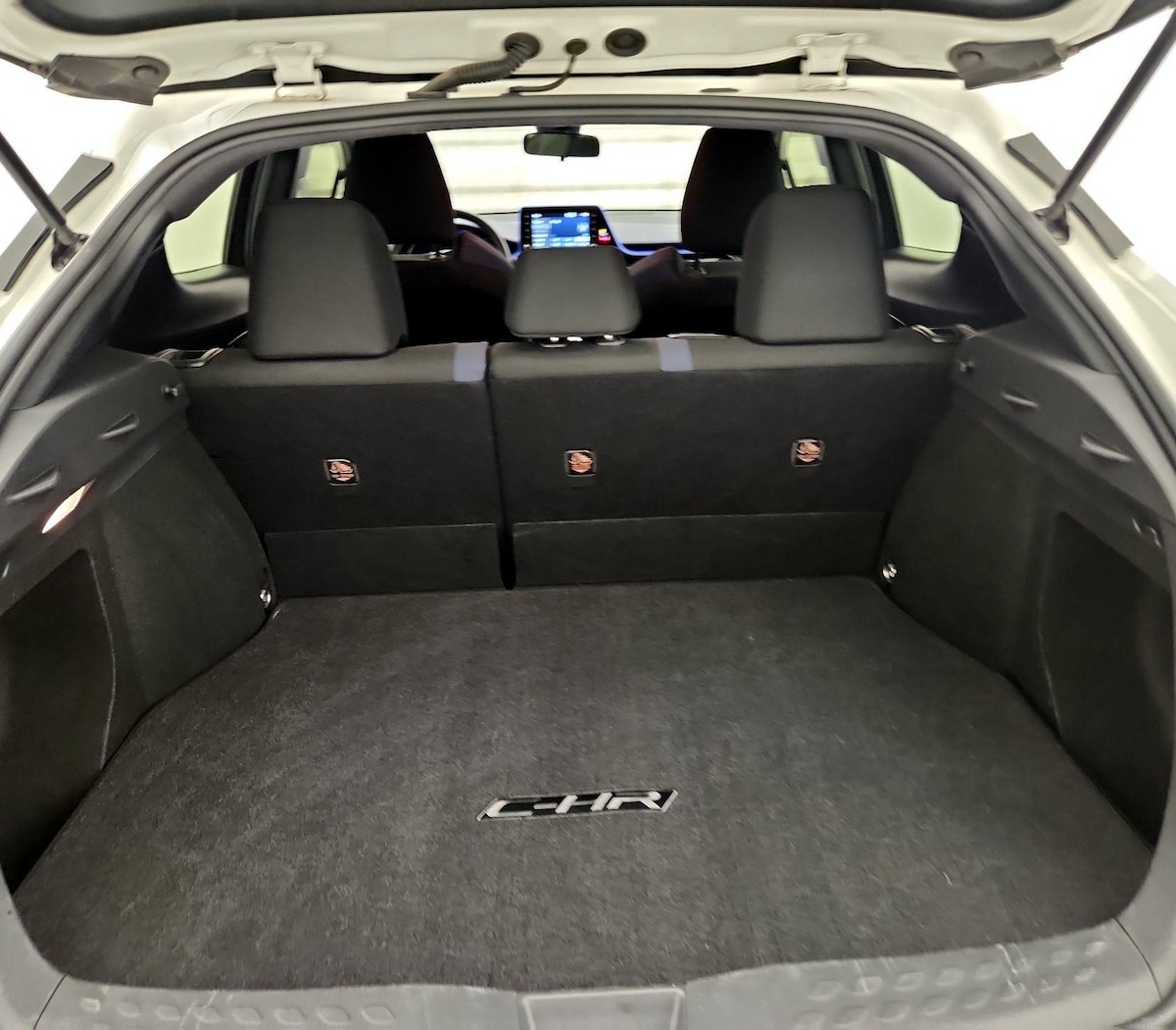 Trunk/Cargo (Seats Up)