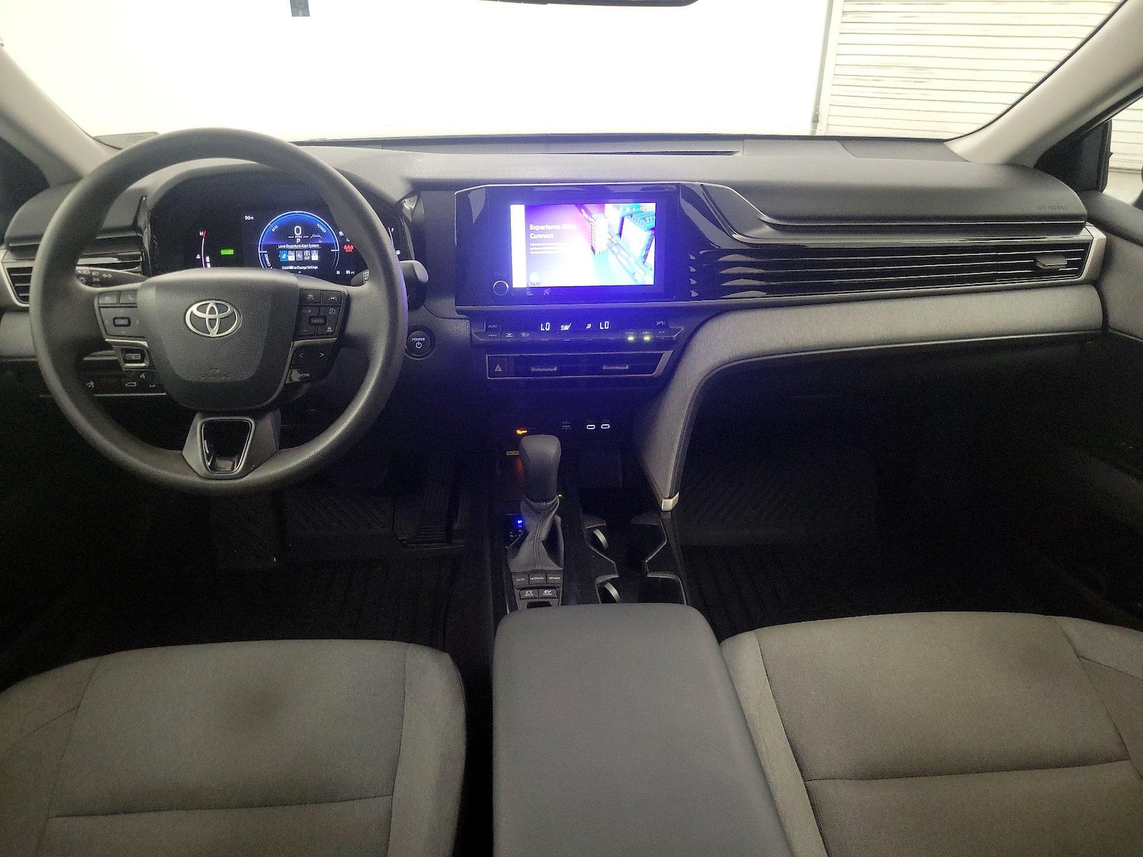 2026 Toyota Camry LE - Photo 10