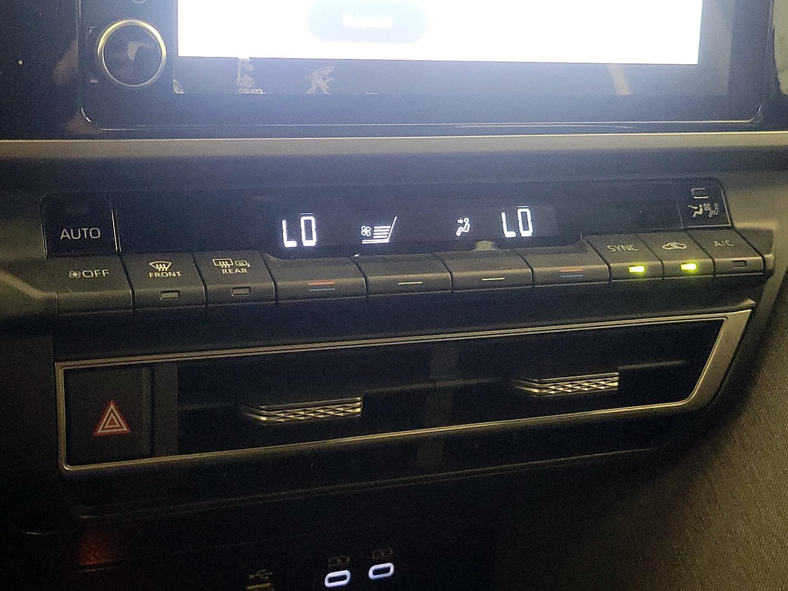 2026 Toyota Camry LE - Photo 17