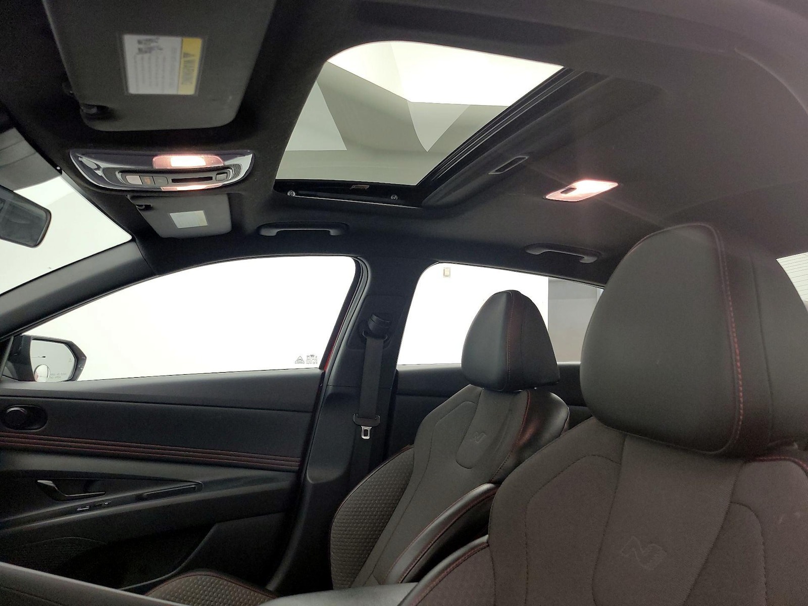 Sunroof(s) & Overhead Airbags