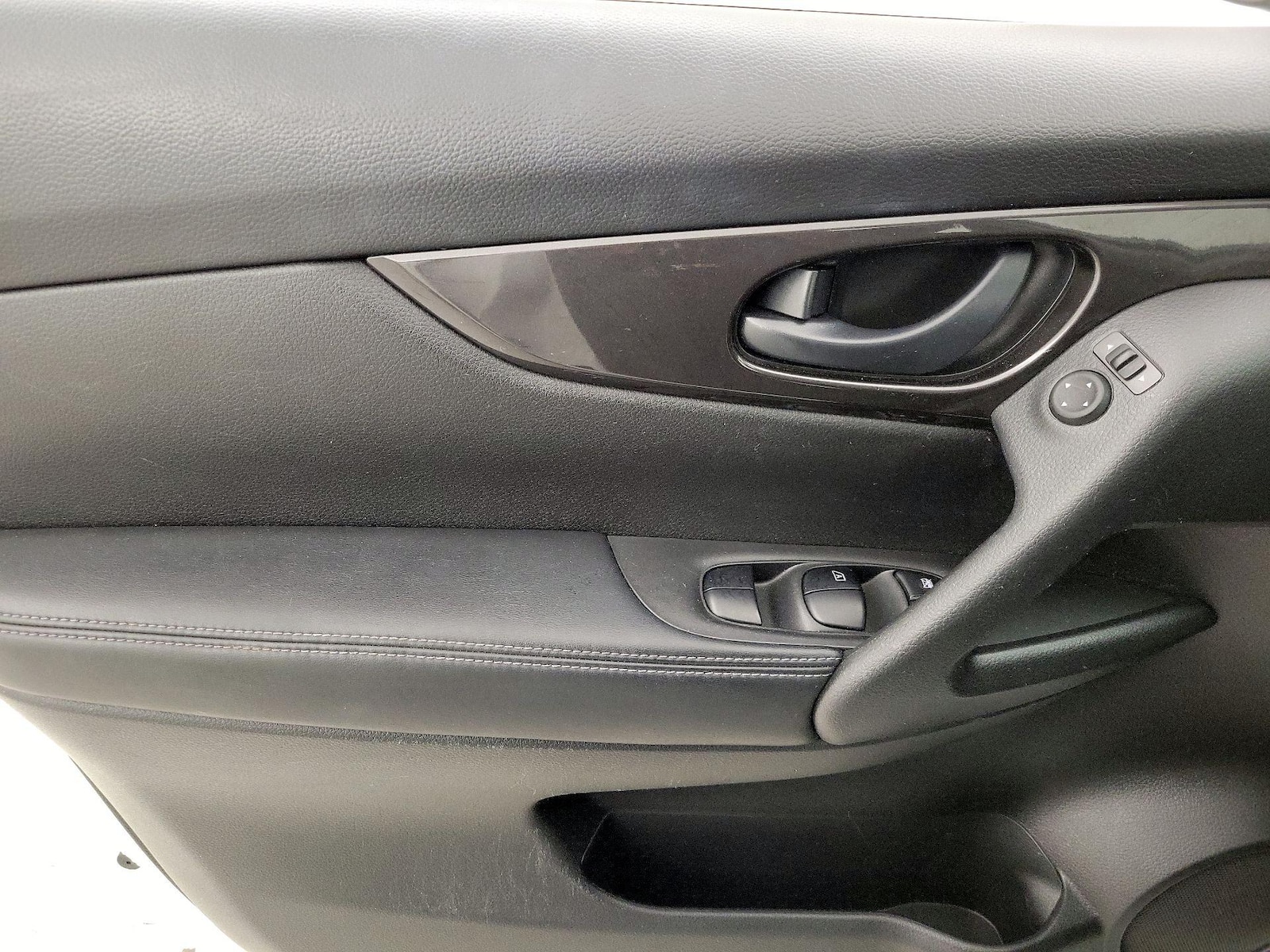 2020 Nissan Rogue S - Photo 13