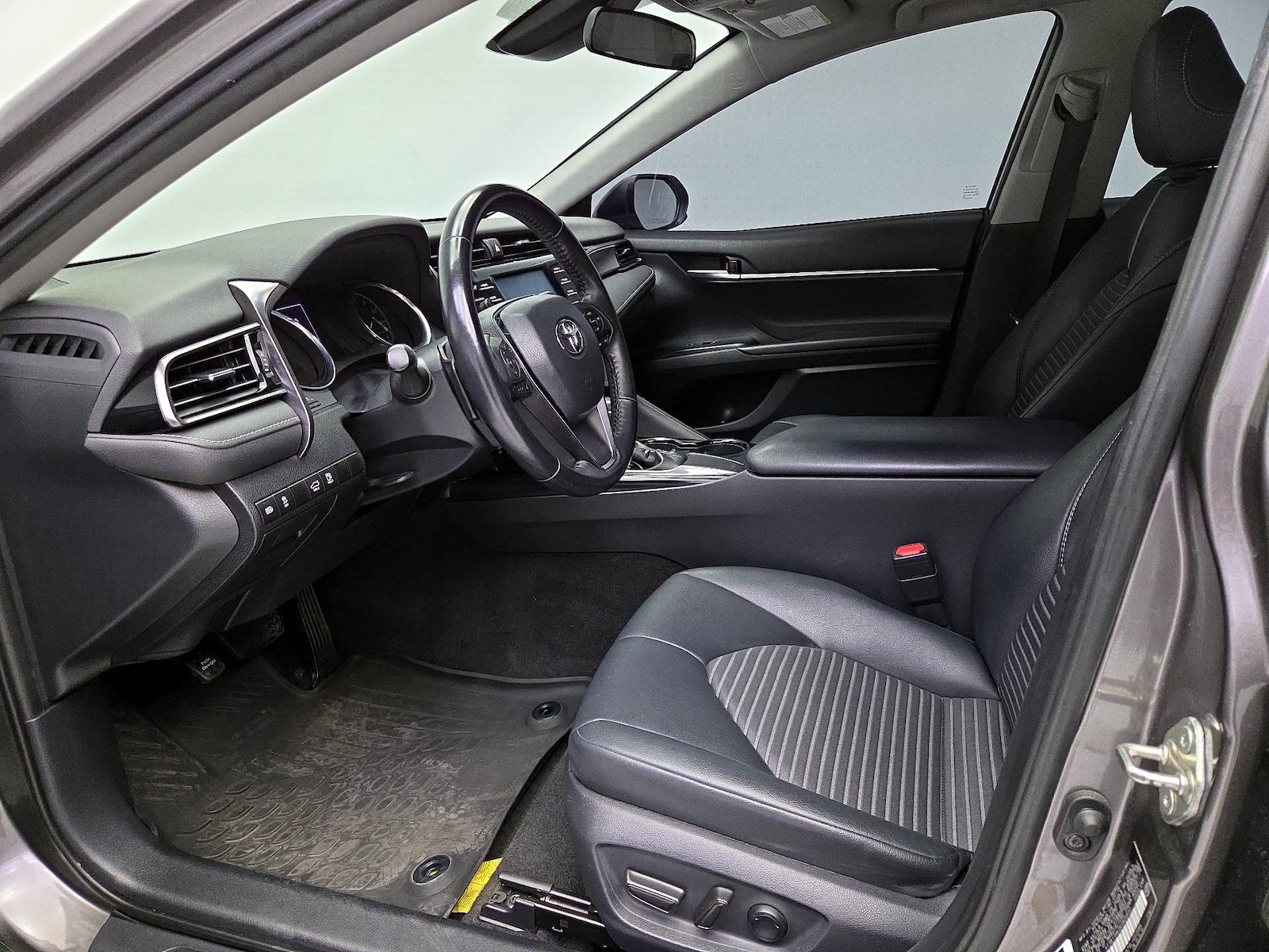 Power Seat(s) & Side Airbags