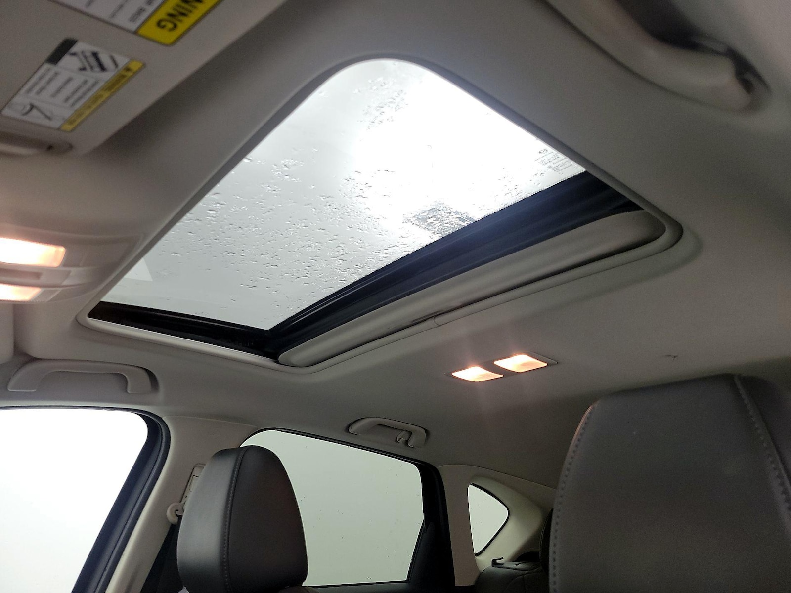 Sunroof(s) & Overhead Airbags