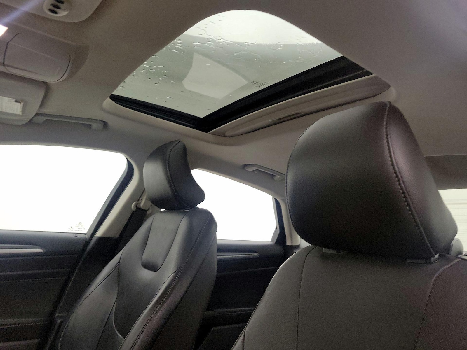 Sunroof(s) & Overhead Airbags