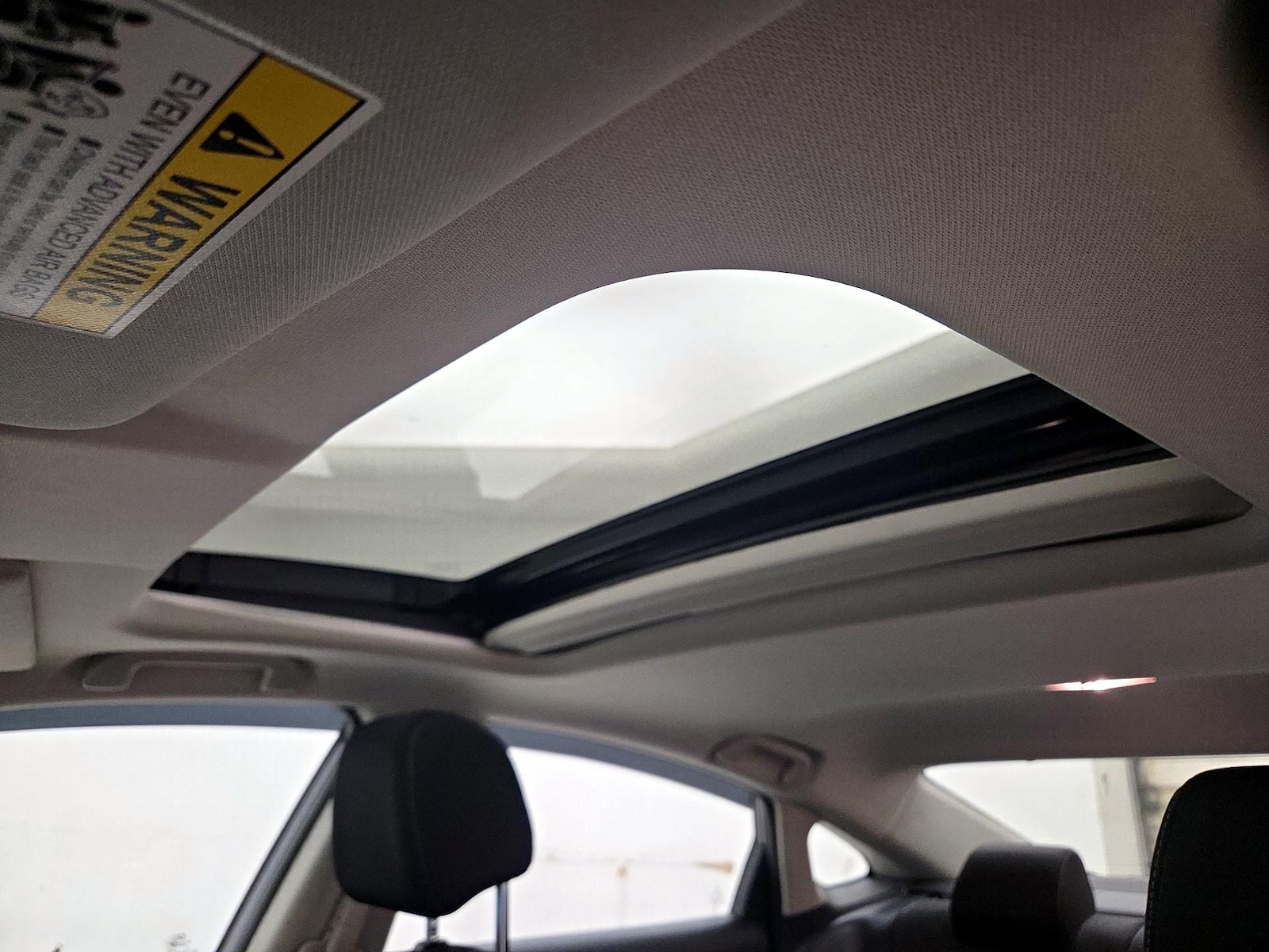 Sunroof(s) & Overhead Airbags