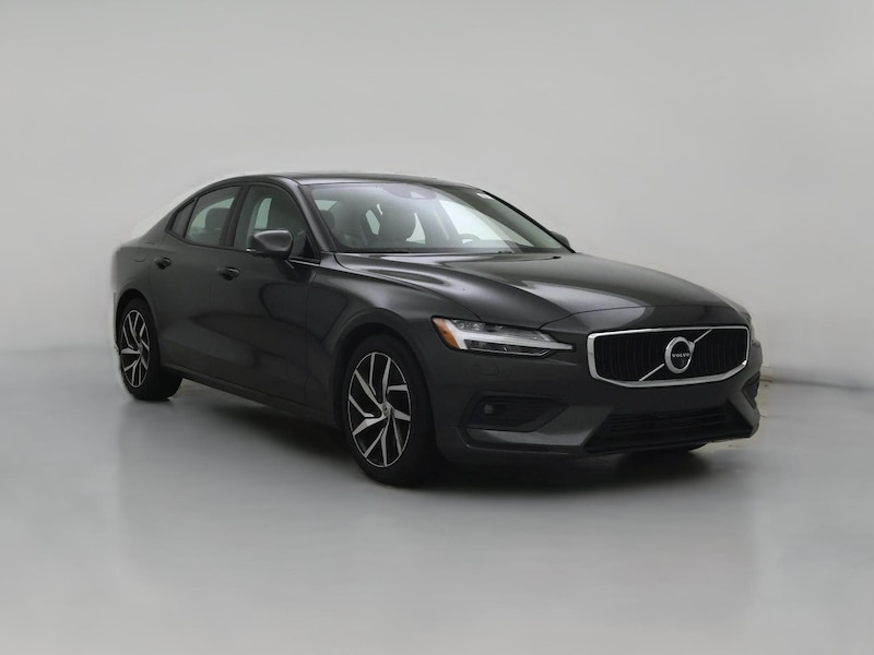 2020 Volvo S60 T6 Momentum