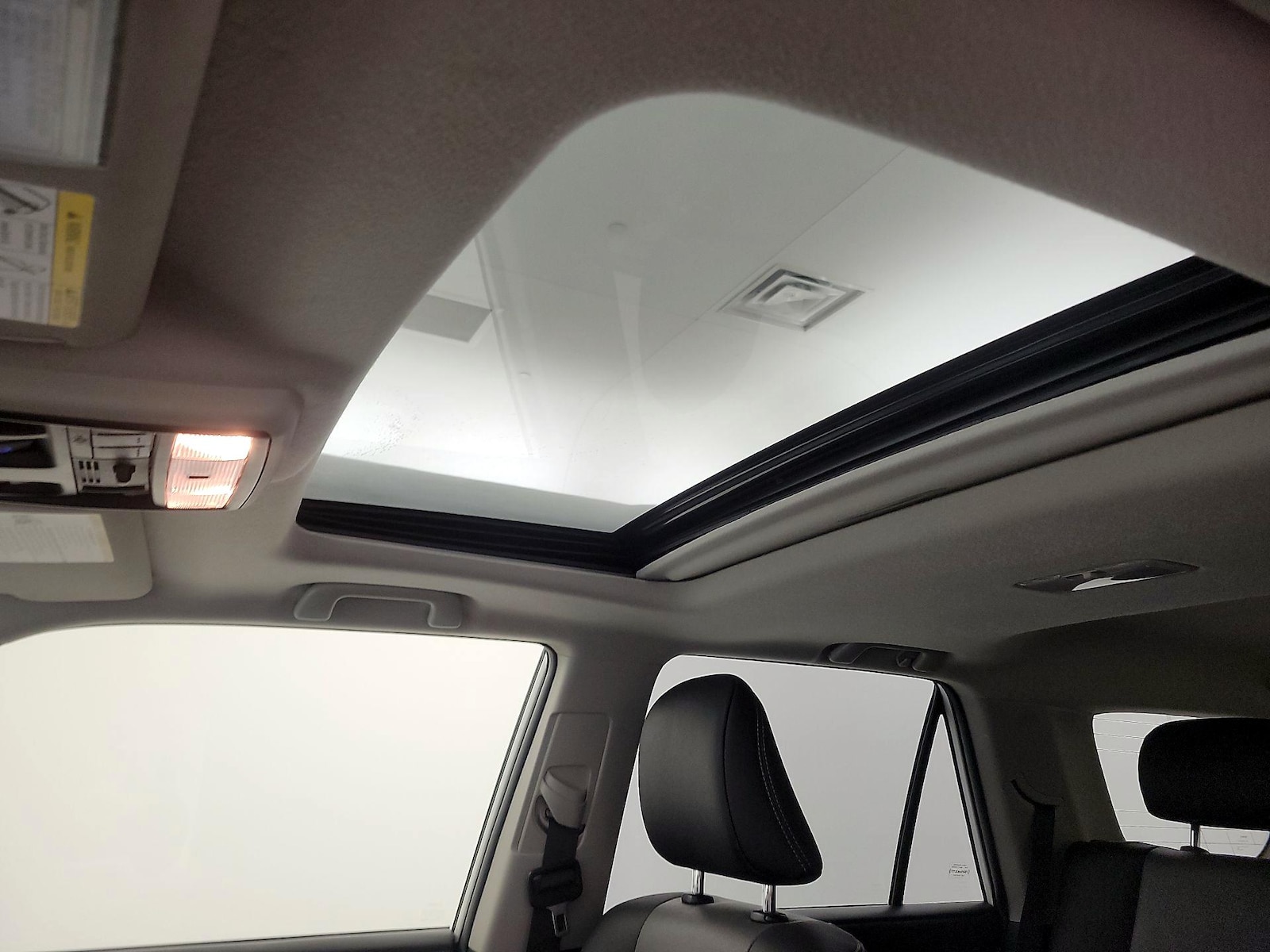 Sunroof(s) & Overhead Airbags