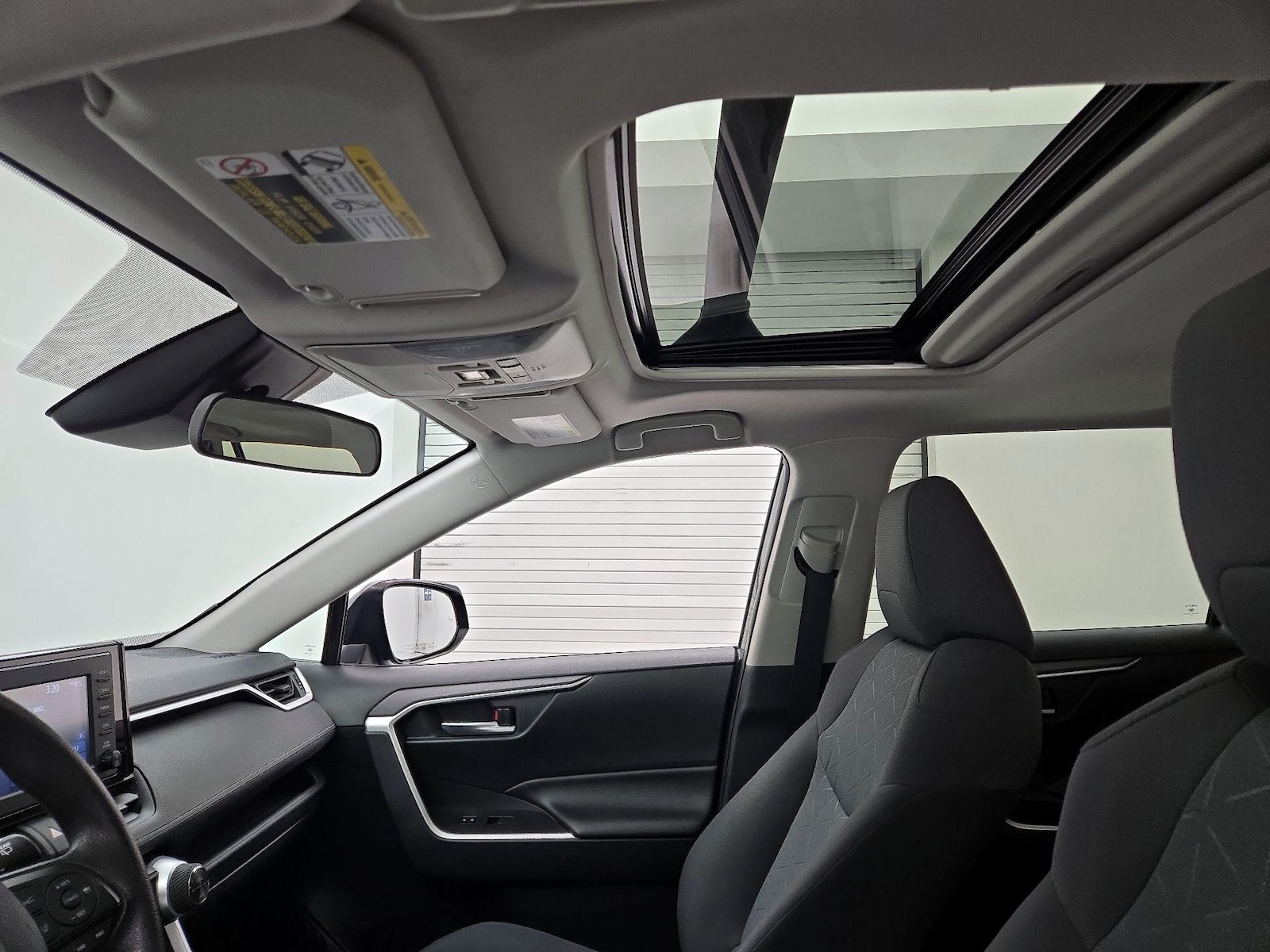 Sunroof(s) & Overhead Airbags
