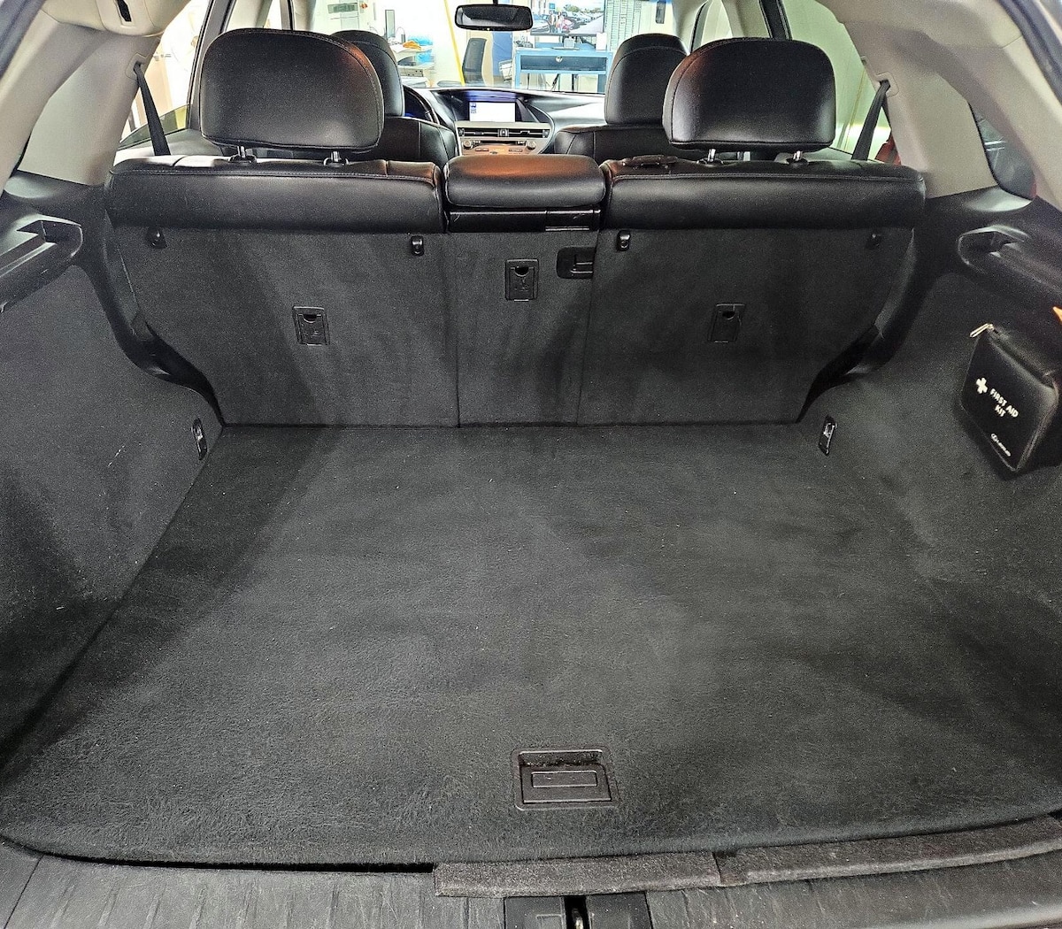 Trunk/Cargo (Seats Up)