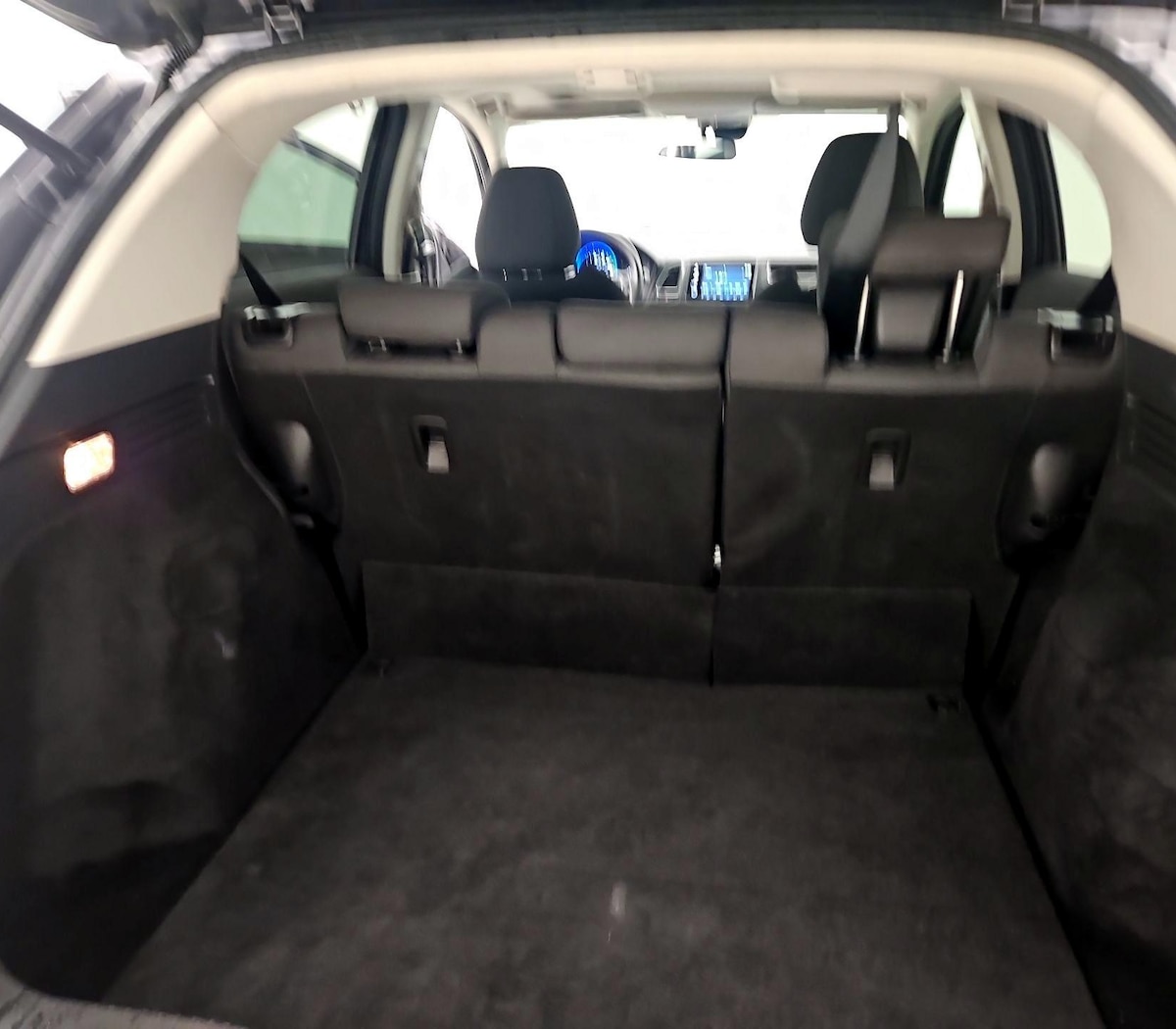 Trunk/Cargo (Seats Up)