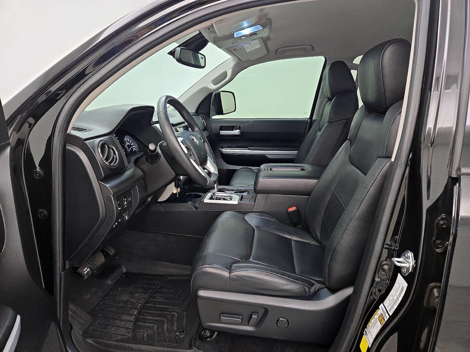 Power Seat(s) & Leather Seats