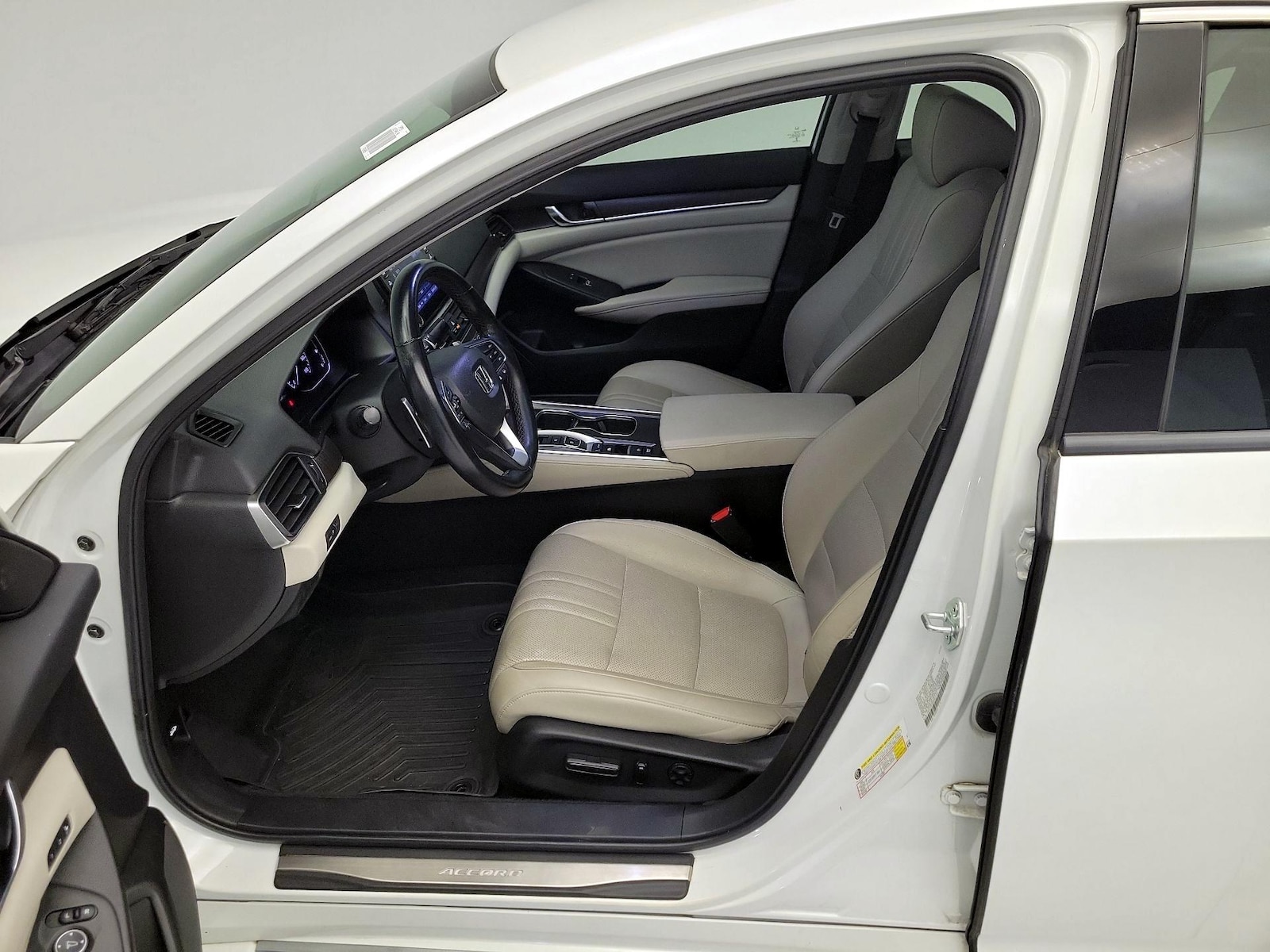 2022 Honda Accord Hybrid EX-L - Photo 12