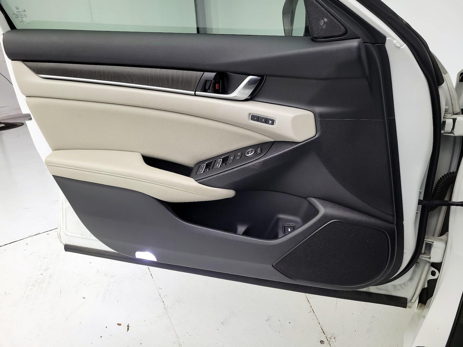2022 Honda Accord Hybrid EX-L - Photo 13