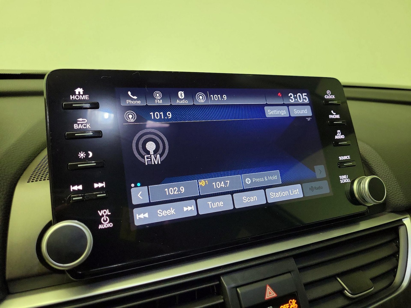 2022 Honda Accord Hybrid EX-L - Photo 16