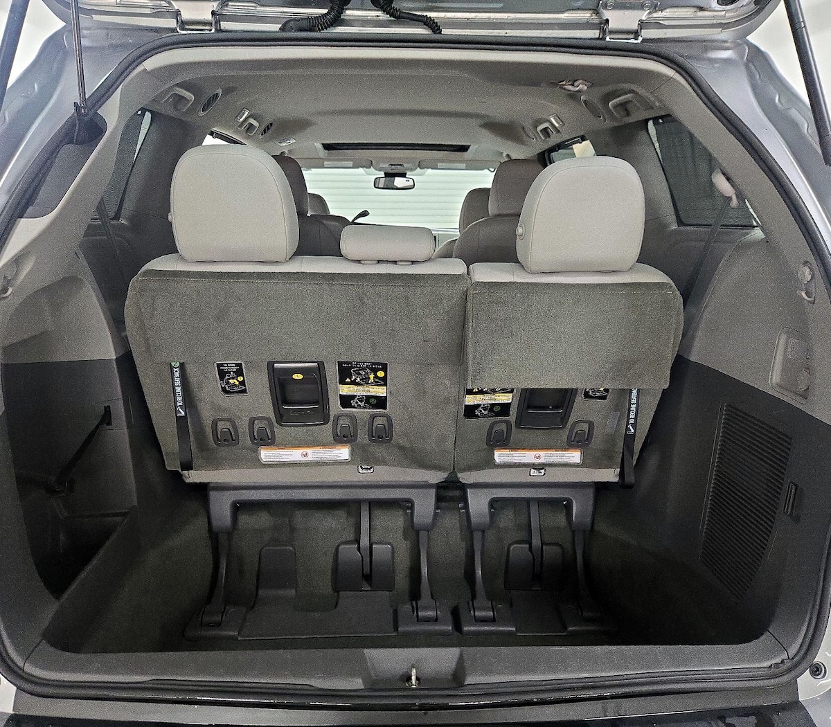 Trunk/Cargo (Seats Up)