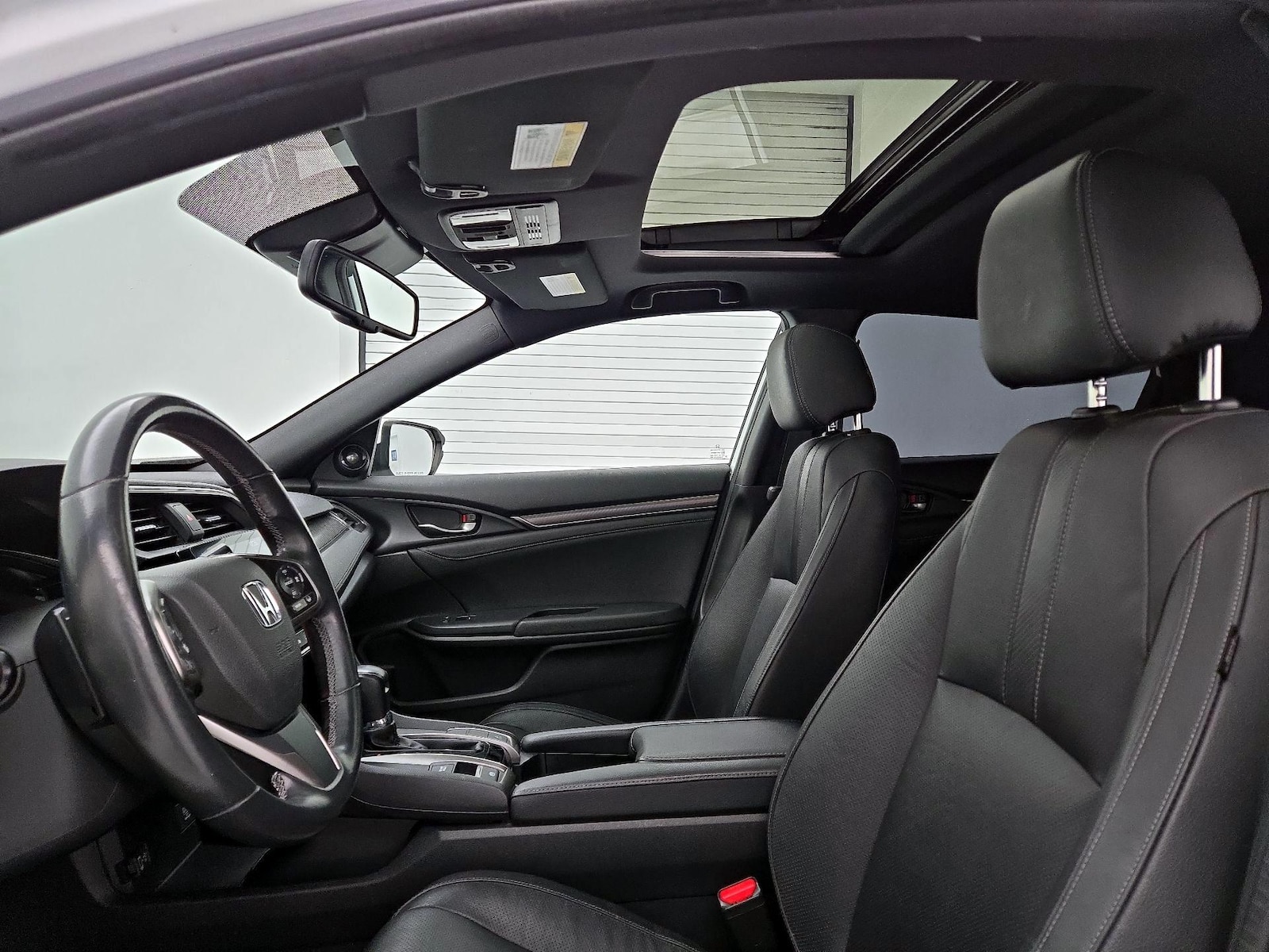 Sunroof(s) & Overhead Airbags