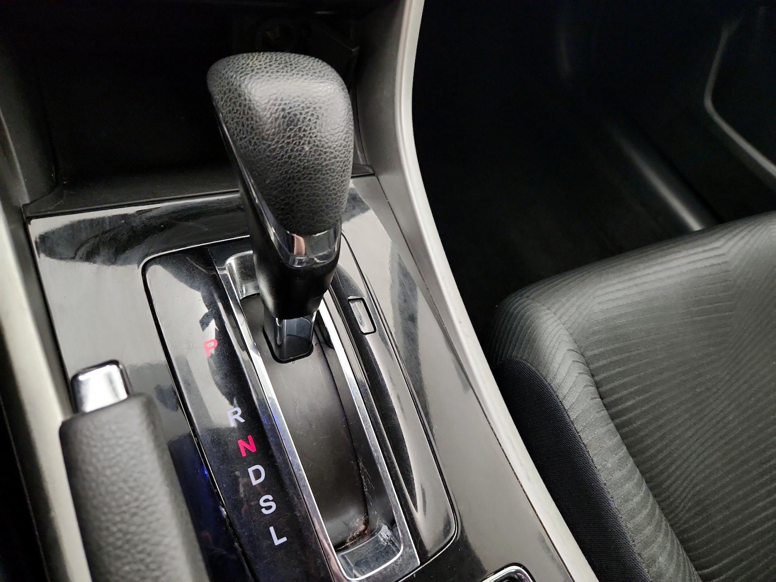 2017 Honda Accord LX - Photo 18