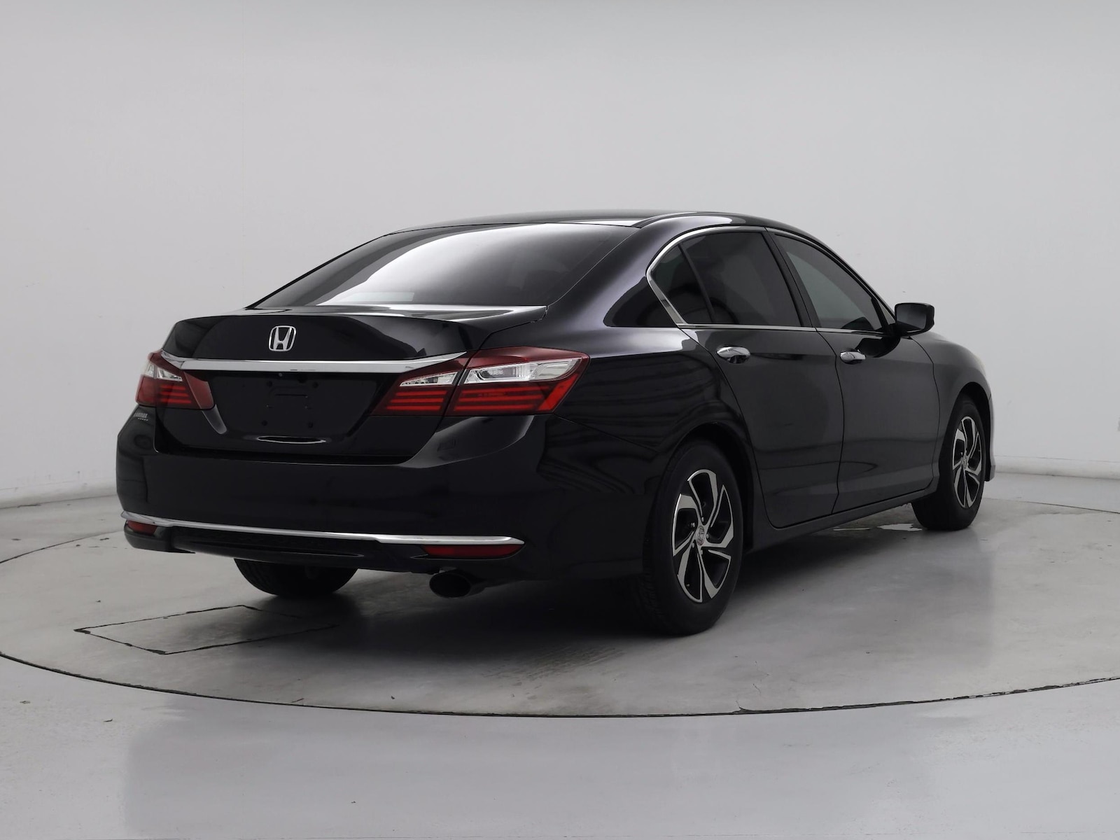 2017 Honda Accord LX - Photo 9