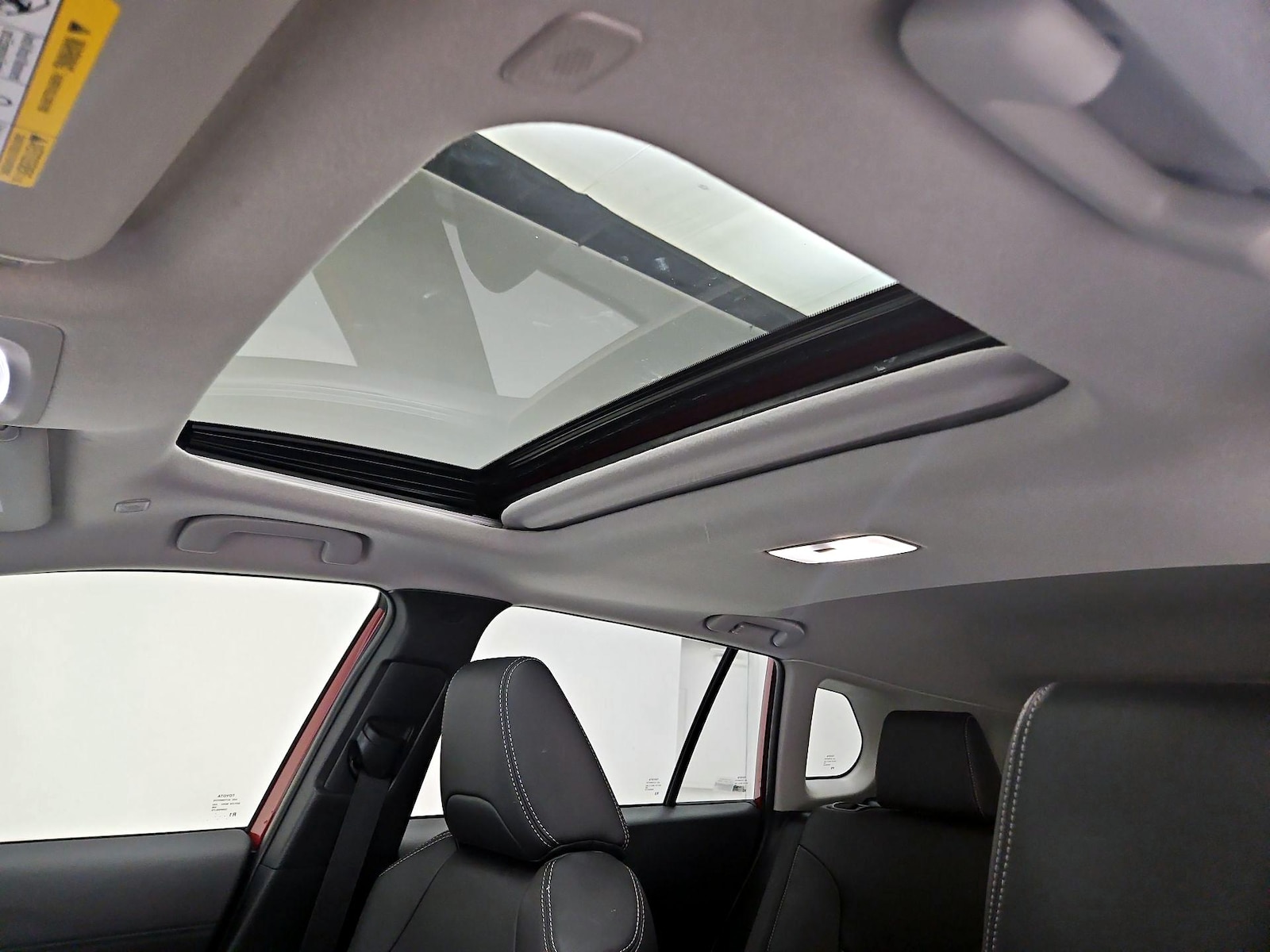 Sunroof(s) & Overhead Airbags