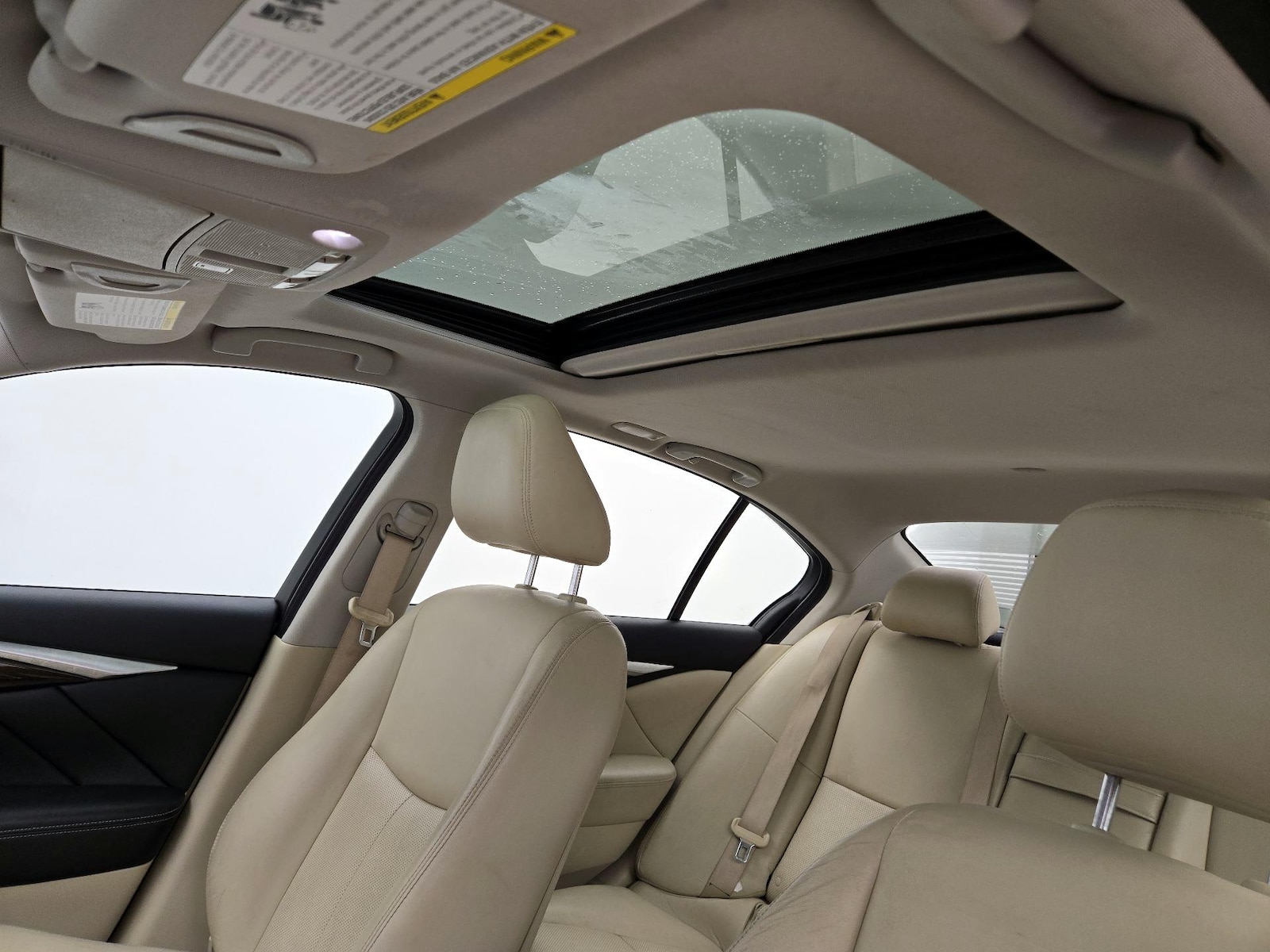 Sunroof(s) & Overhead Airbags
