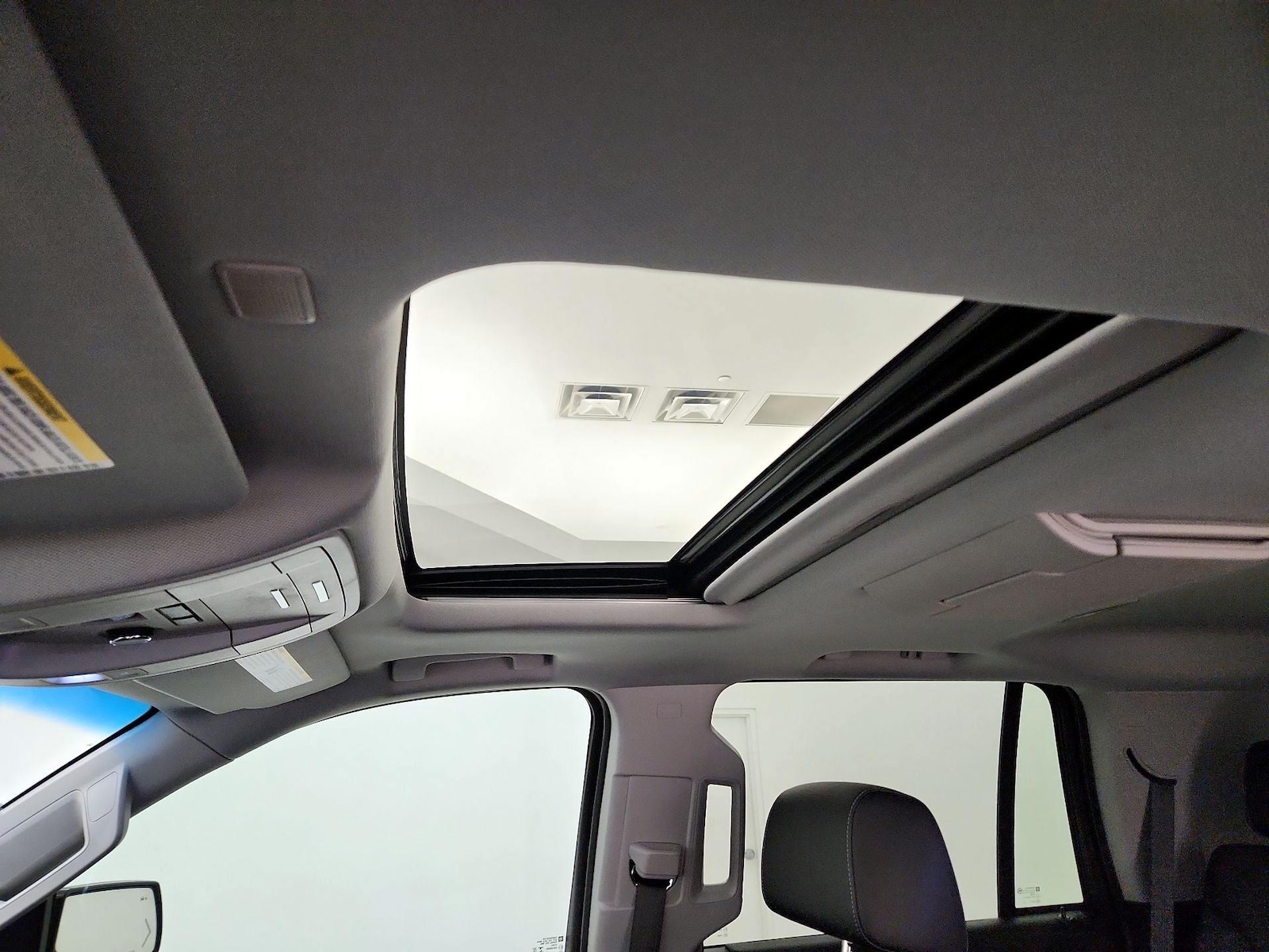 Sunroof(s) & Overhead Airbags